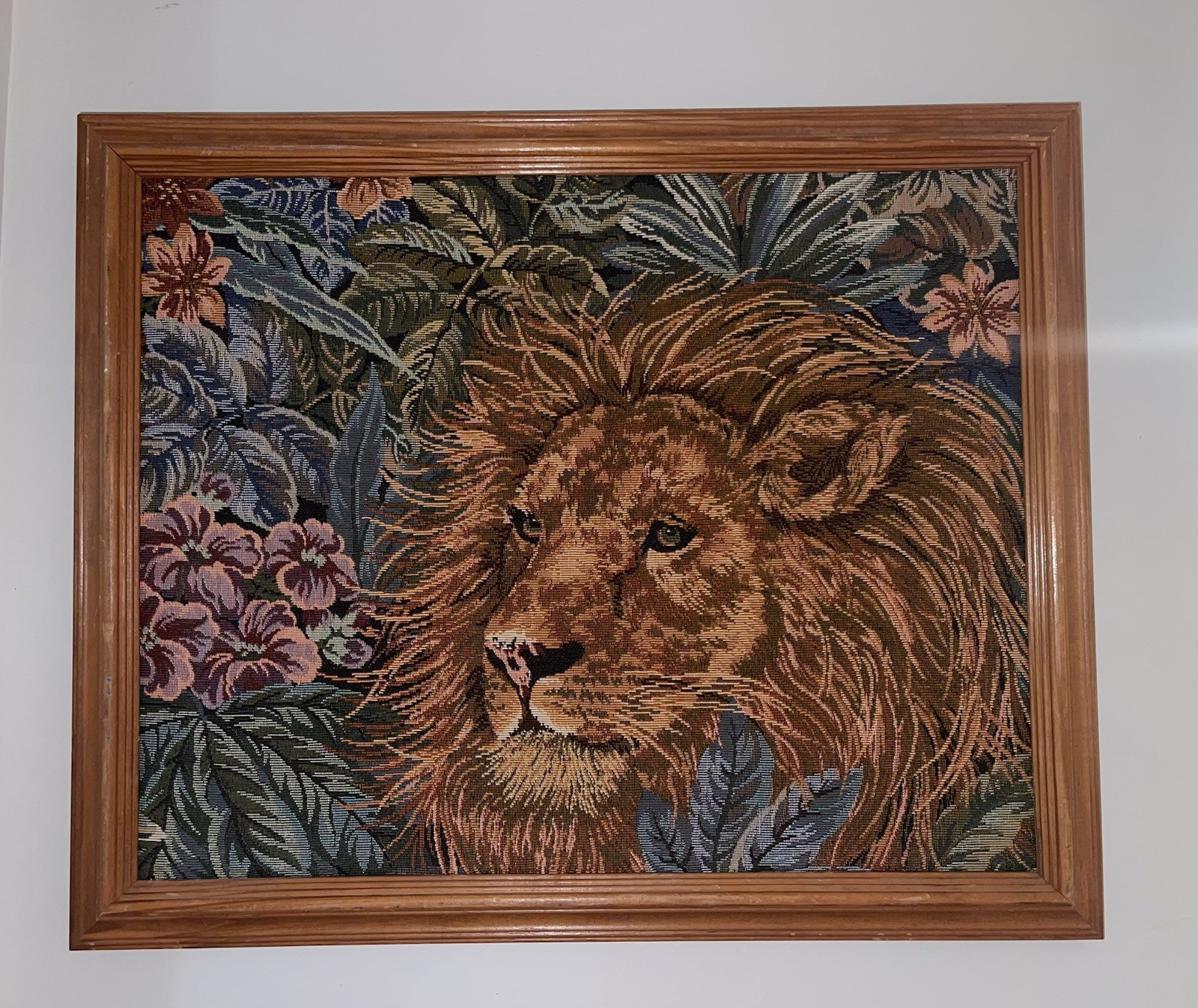 Vintage William Morris Style Woven Lion Tapestry Framed Wall Art Vintage William Morris Style Woven Lion Tapestry Framed Wall Art