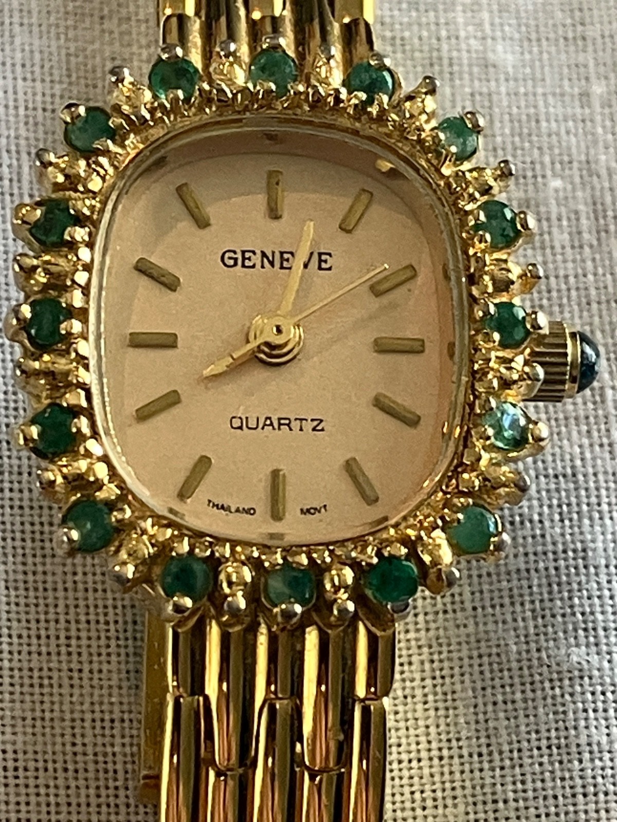 VINTAGE GENEVE QUARTZ  GOLD COLOR METAL LADIES WATCH. WORKS & A BEAUTY