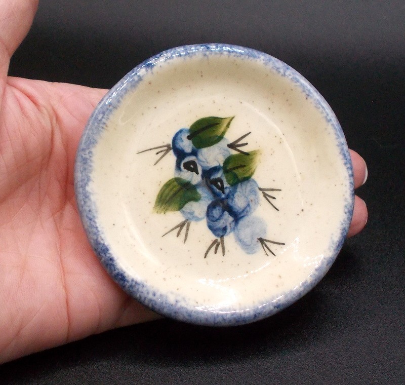 Vtg Maine Spongeware Blueberry Handmade Painted Butter Pat Trinket Dish 3.25 Vtg Maine Spongeware Blueberry Handmade Painted Butter Pat Trinket Dish 3.25
