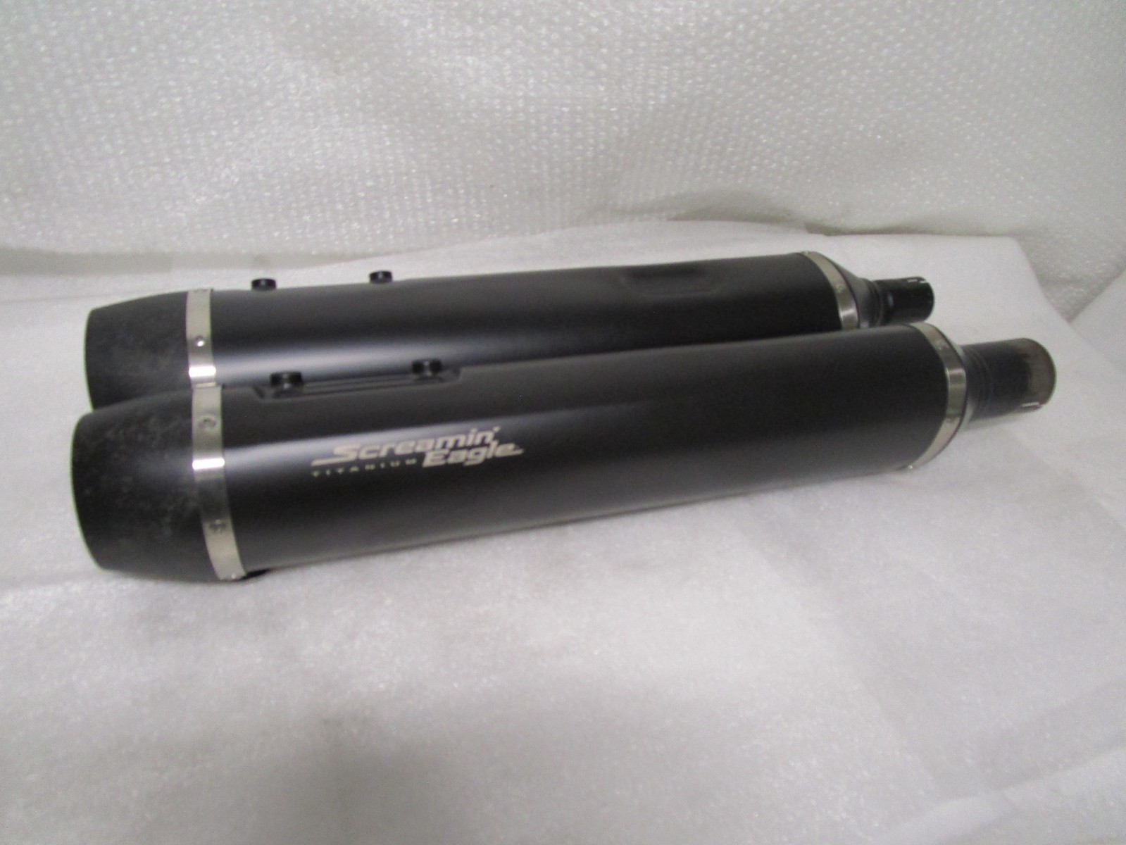 17+ Harley Davidson Touring Titanium Carbon Screamin Eagle Slip-On Mufflers 17+ Harley Davidson Touring Titanium Carbon Screamin Eagle Slip-On Mufflers