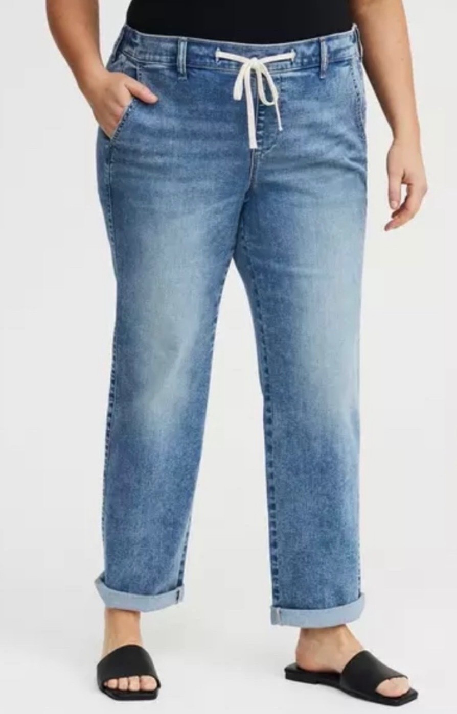 Torrid Weekend Boyfriend Straight Plus Size 1R Super Soft Elastic Waist Jeans Torrid Weekend Boyfriend Straight Plus Size 1R Super Soft Elastic Waist Jeans