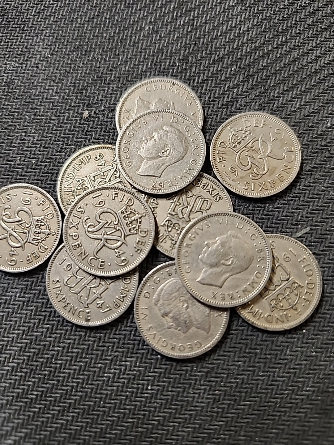 George VI Sixpence 6D - EXCELLENT COINS.- - MIXED DATES- NICE. George VI Sixpence 6D - EXCELLENT COINS.- - MIXED DATES- NICE.