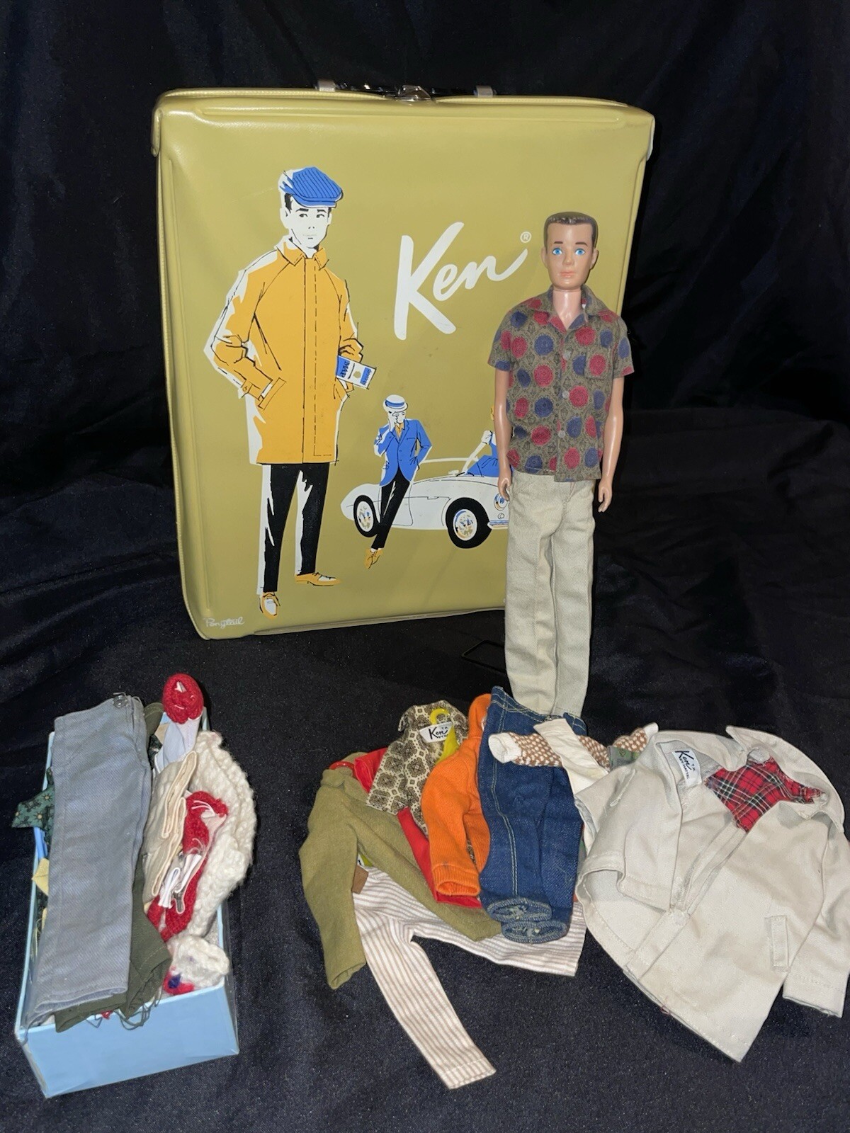 Barbie KEN DOLL #750 Brown Molded Hair 1961 1st Issue Carry Case Clothes Vintage