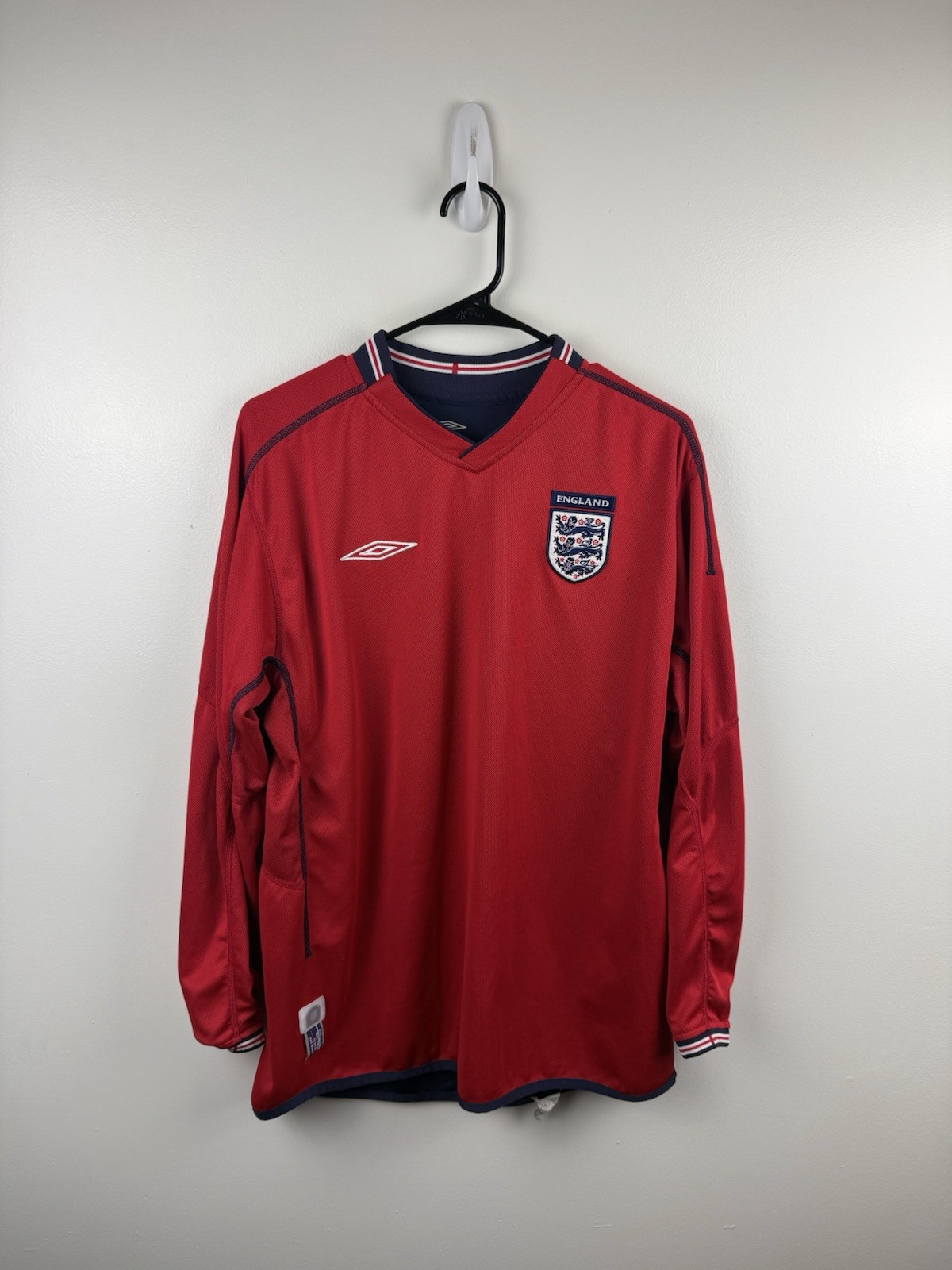 Umbro England Away Soccer Jersey Men Red Long Sleeve 2002 2004 Football Sz Large Umbro England Away Soccer Jersey Men Red Long Sleeve 2002 2004 Football Sz Large