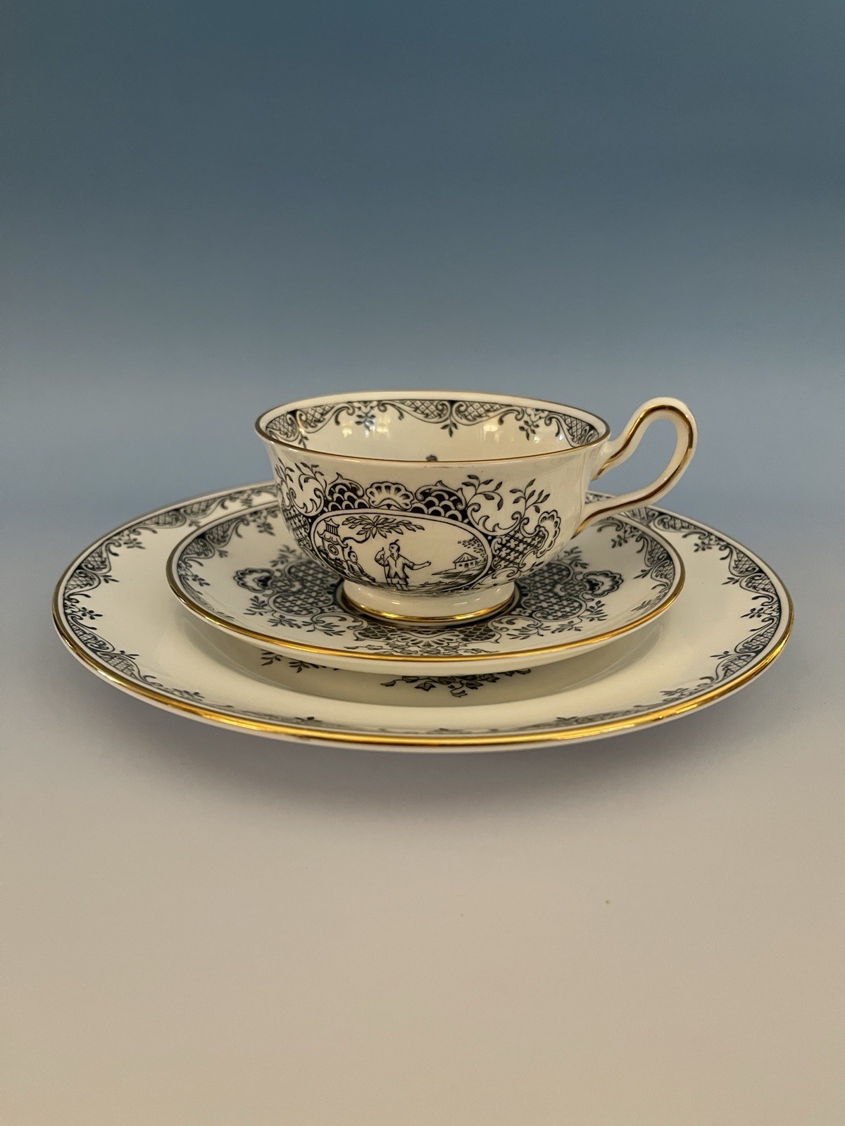 Royal Chelsea Bone China England Black White Gold Tea Cup & Saucer Set MPN 4177 Royal Chelsea Bone China England Black White Gold Tea Cup & Saucer Set MPN 4177