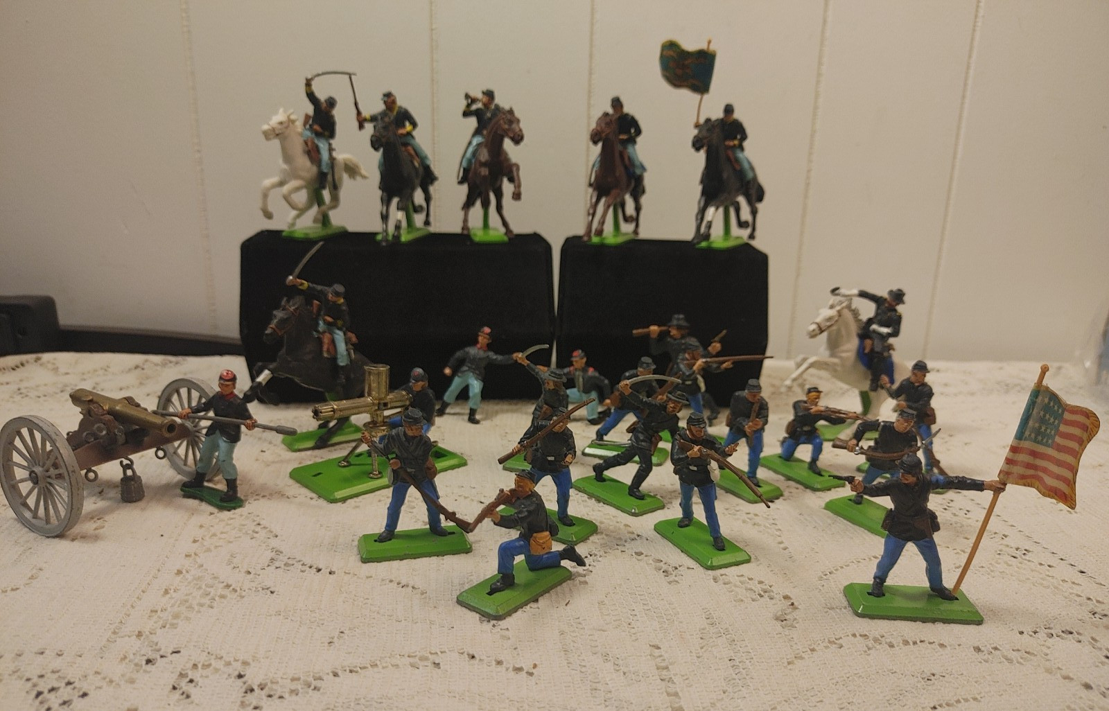 Vintage Britain\'s Civil War Toy Soldiers Union Cannon Gatling Cavalry  Lot of 26