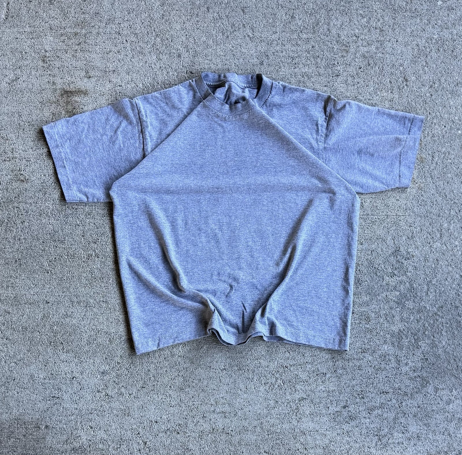 Vintage 00s Y2K Boxy Blank Gray T Shirt Grunge USA No Tag Mens M Skater Indie