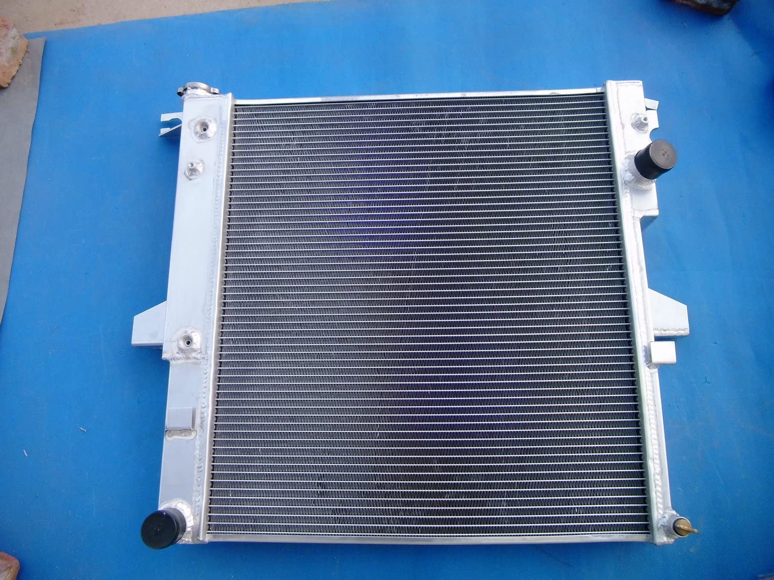 Radiator for 1996-1999 Ford Explorer for 1997-1999 Mercury Mountaineer