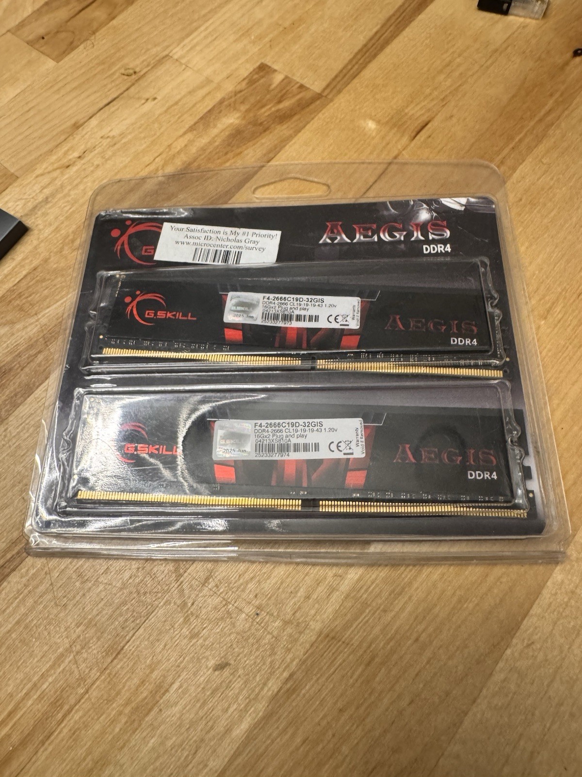 G. SKILL Aegis 32GB (2 X 16GB) PC4-21300 (DDR4-2666) Memory (F42666C19D32GIS) G. SKILL Aegis 32GB (2 X 16GB) PC4-21300 (DDR4-2666) Memory (F42666C19D32GIS)