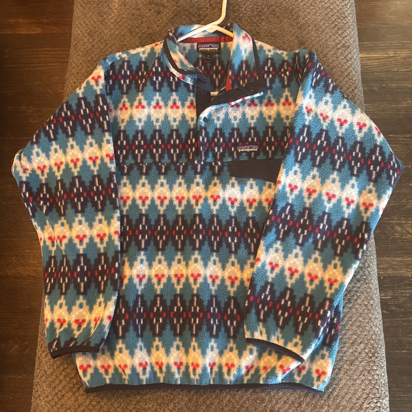 Rare Patagonia T Snap Synchilla Fleece Pullover Men’s Small Blue Aztec Geometric Rare Patagonia T Snap Synchilla Fleece Pullover Men’s Small Blue Aztec Geometric
