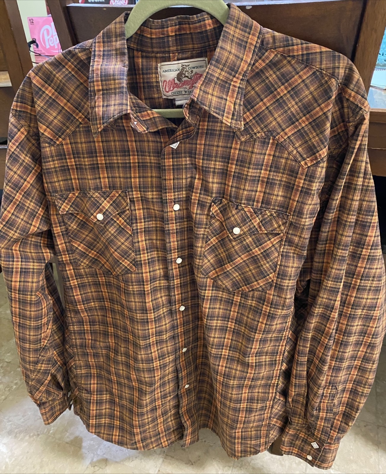 Vintage Wrangler Pearl Snap plaid brown/orange shirt Size XL Vintage Wrangler Pearl Snap plaid brown/orange shirt Size XL
