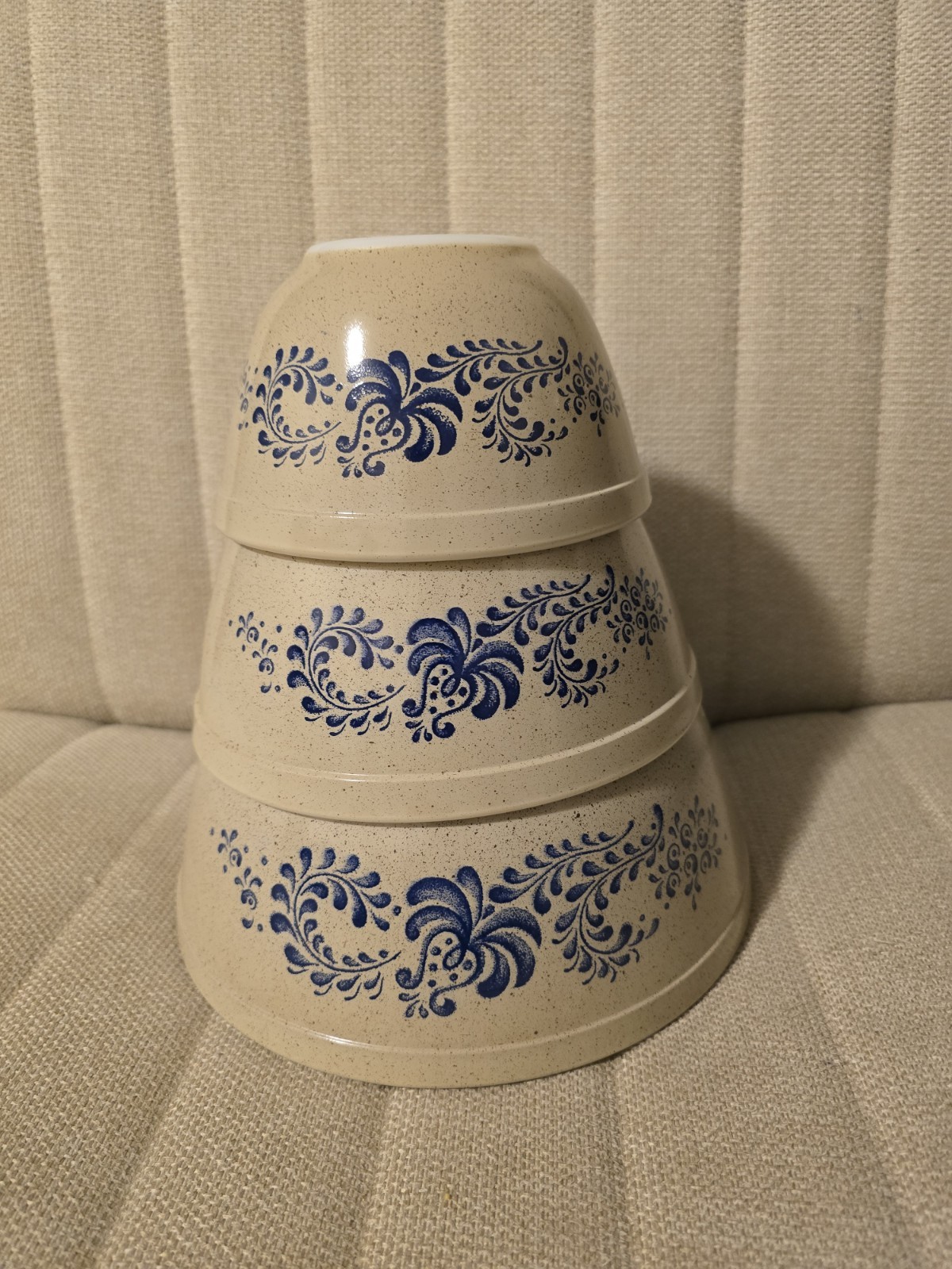 Pyrex Homestead Blue Vintage Mixing Nesting Bowls Set of 3 Pyrex Homestead Blue Vintage Mixing Nesting Bowls Set of 3