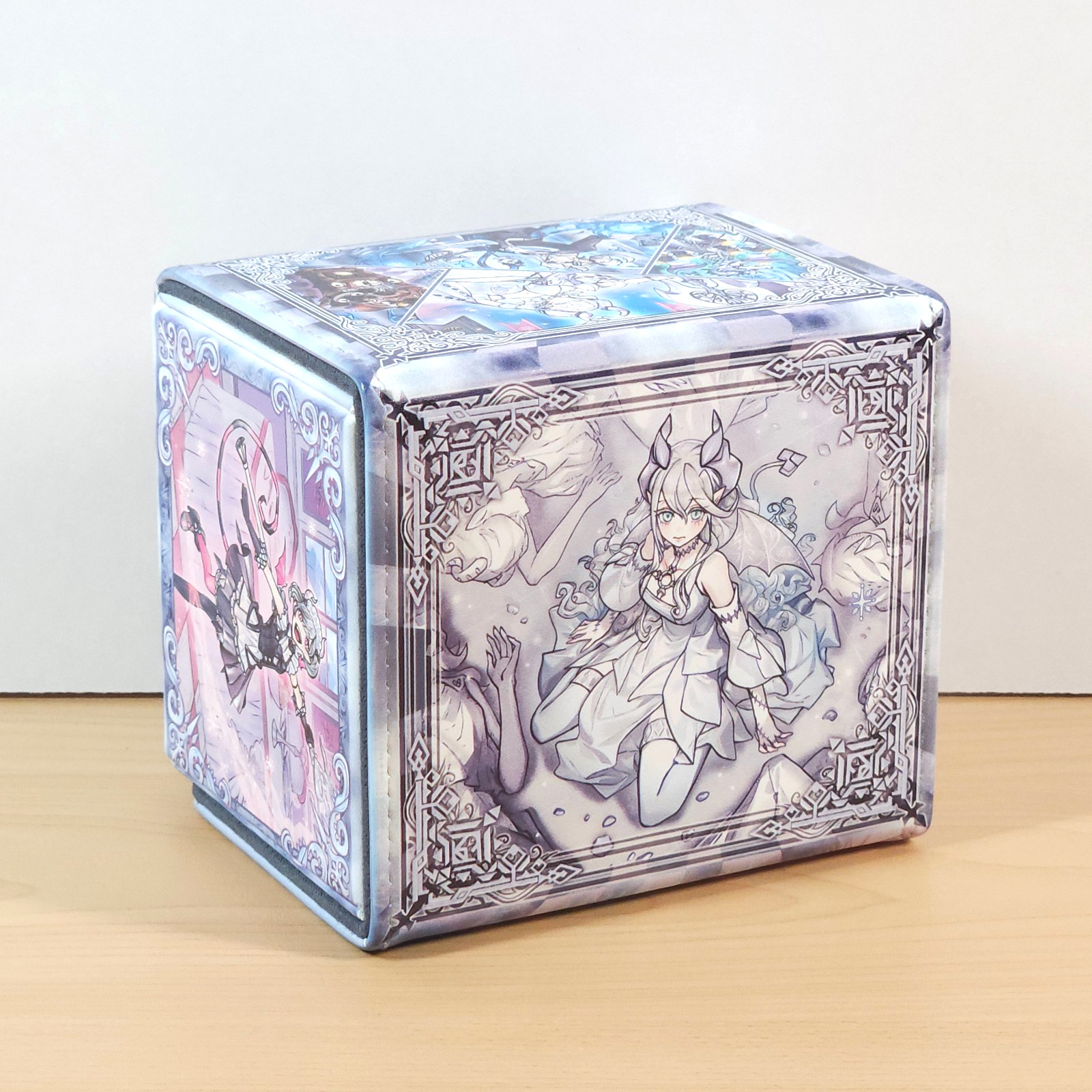 Labrynth Deck Box - PU Leather - TCG/CCG Storage - Card Deck Box Labrynth Deck Box - PU Leather - TCG/CCG Storage - Card Deck Box