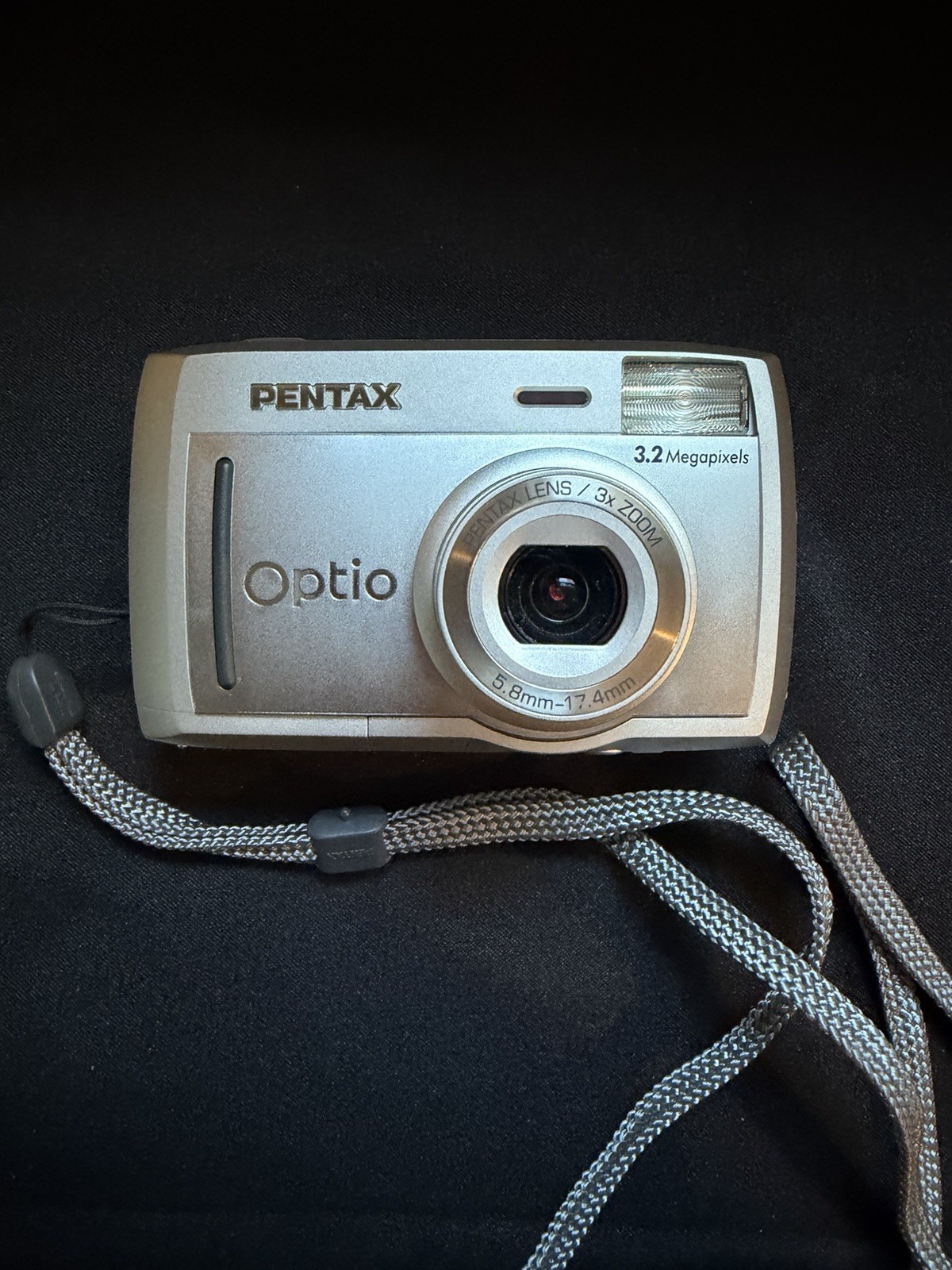 Pentax Optio 33L 3.2 Mega Pixel Swivel 1.5\