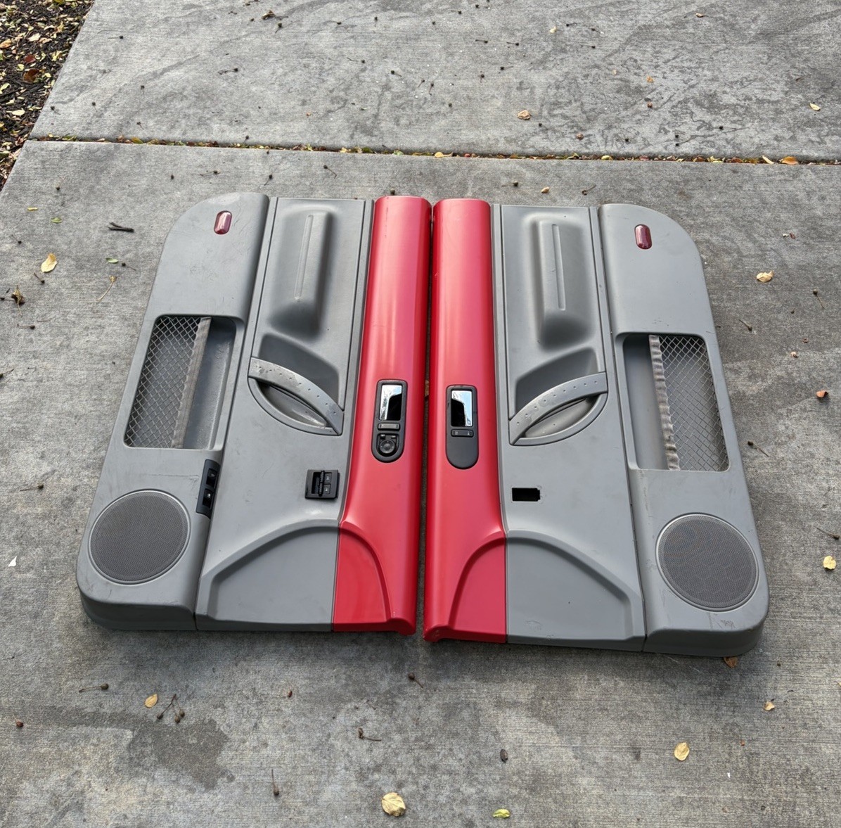 1998-2010 VW Volkswagen Beetle Left Right Pair Interior Door Panel OEM GRAY RED 1998-2010 VW Volkswagen Beetle Left Right Pair Interior Door Panel OEM GRAY RED