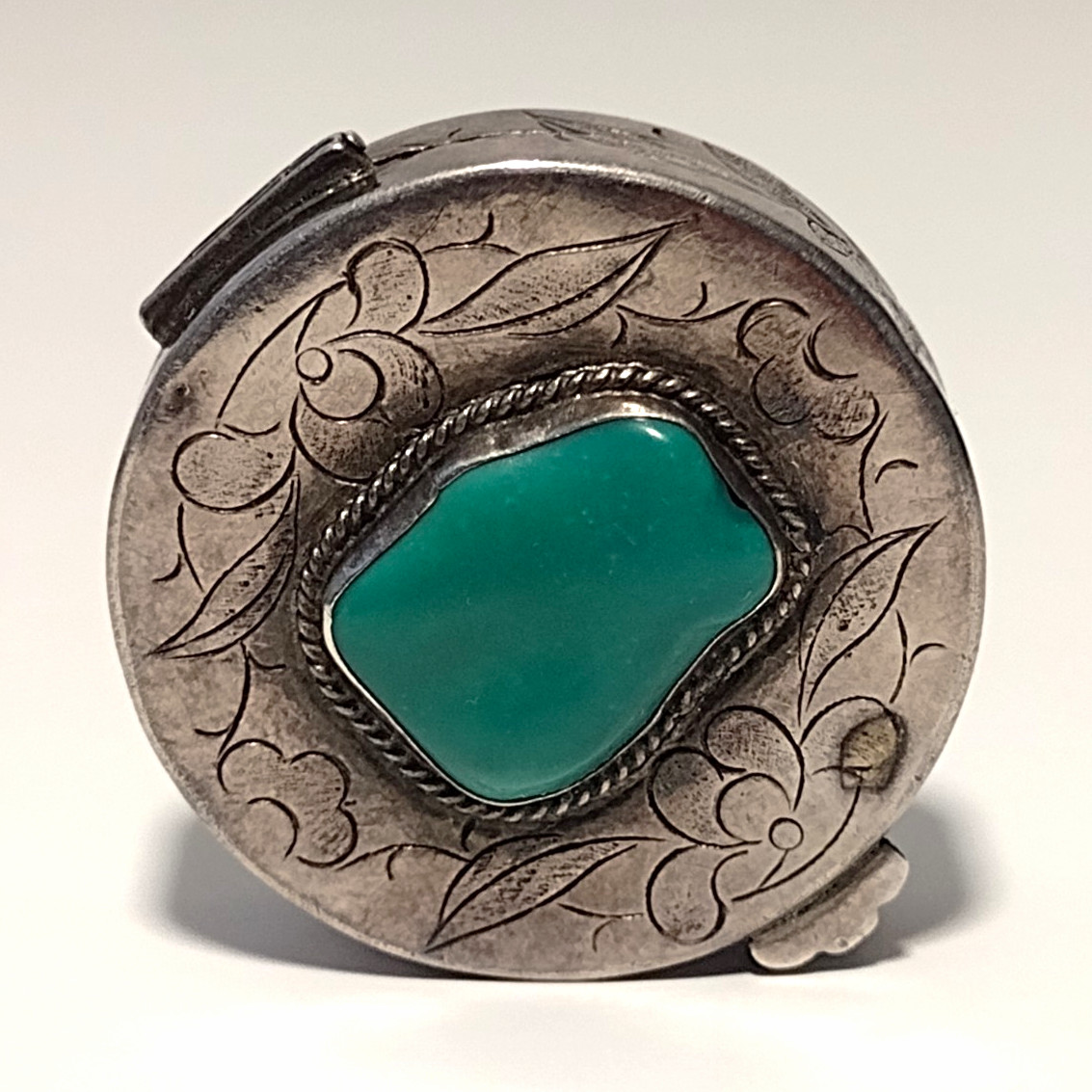 Vintage Native American GB Continental Silver And Turquoise Stone Pill Box .800 Vintage Native American GB Continental Silver And Turquoise Stone Pill Box .800