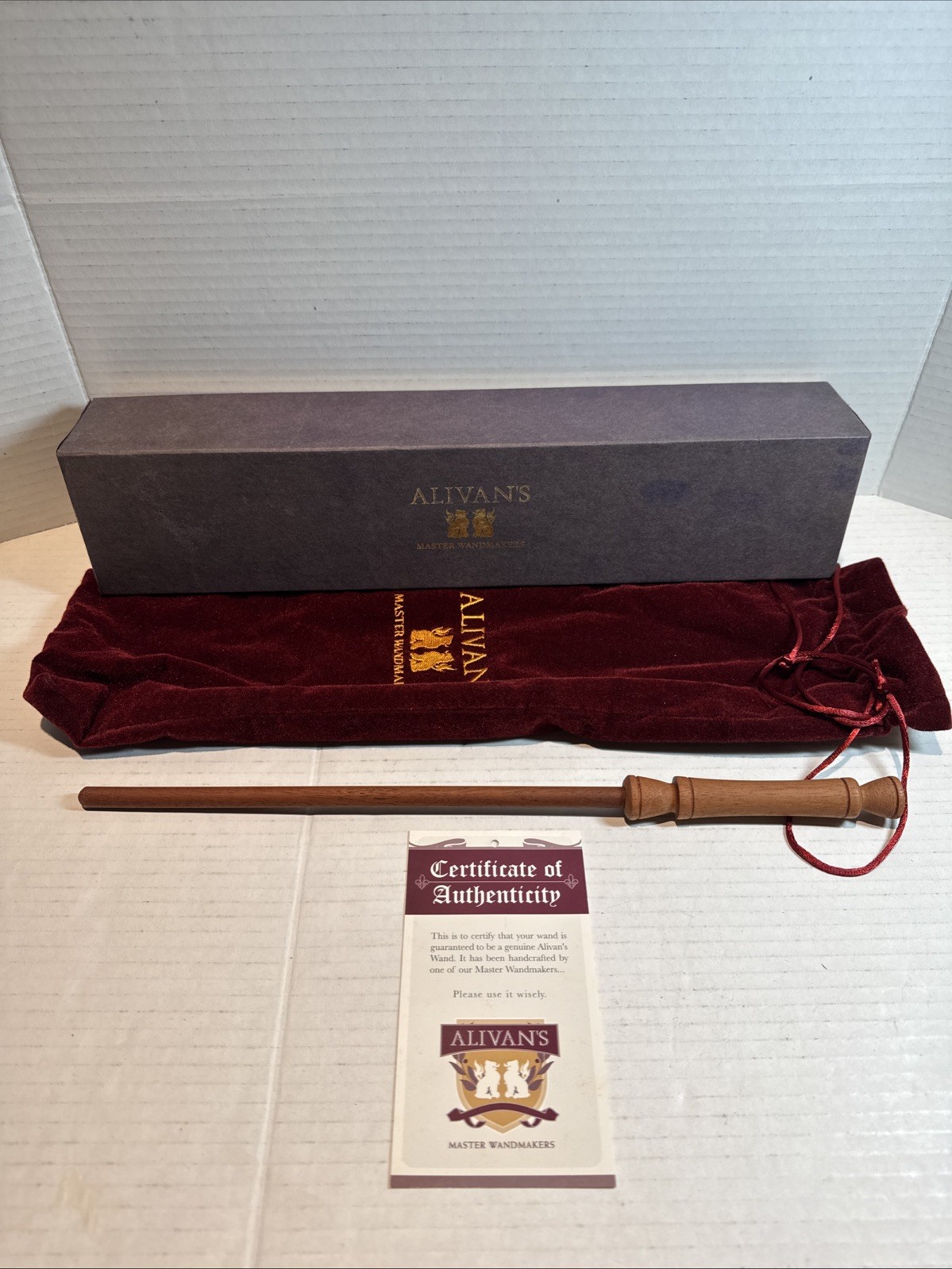 2017 Alivan’s 11” Mahogany Wand Box Bag Cert HP Cosplay Protective Wood