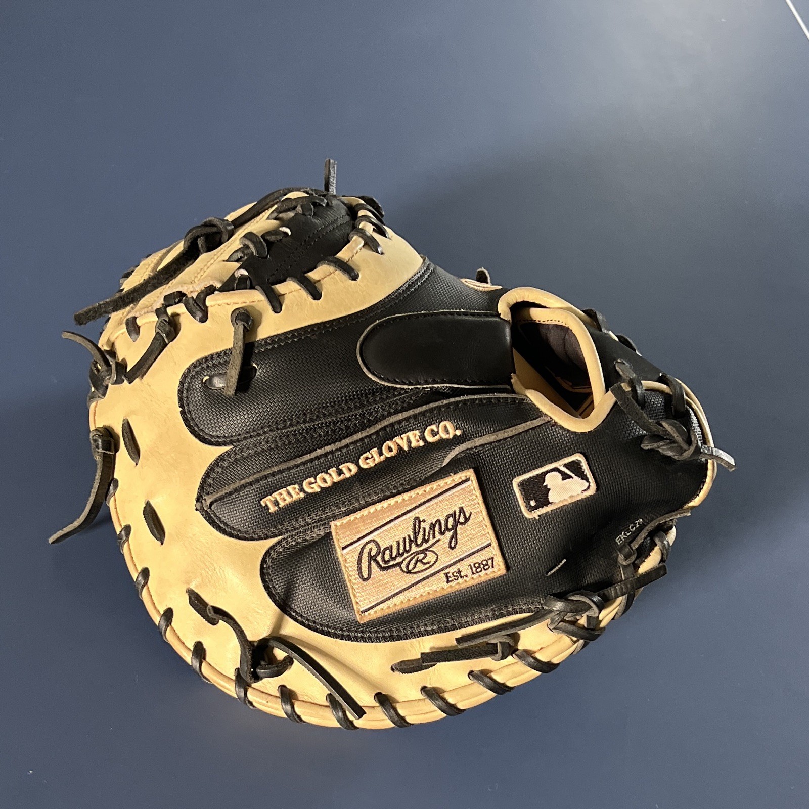 GAME READY Rawlings Heart of the Hide Catchers Mitt 34-inch GAME READY Rawlings Heart of the Hide Catchers Mitt 34-inch