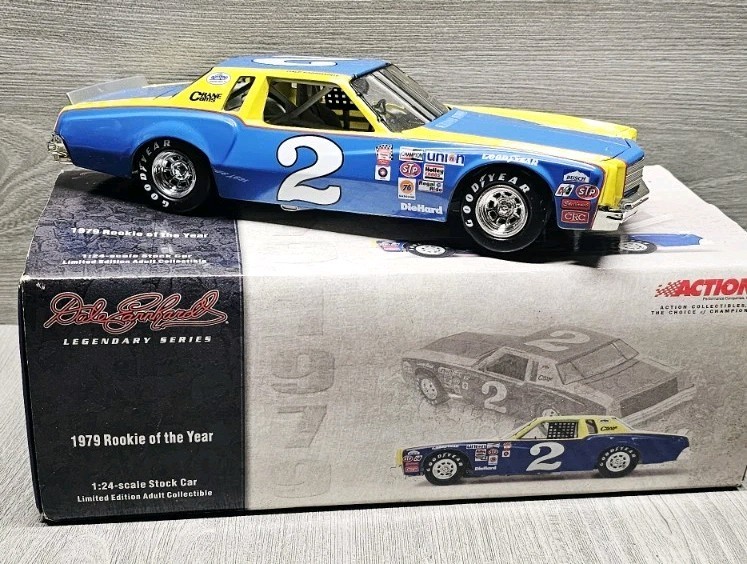 Action Dale Earnhardt #2Rookie of the Year 1979 MonteCarlo 1:24 Car Diecast