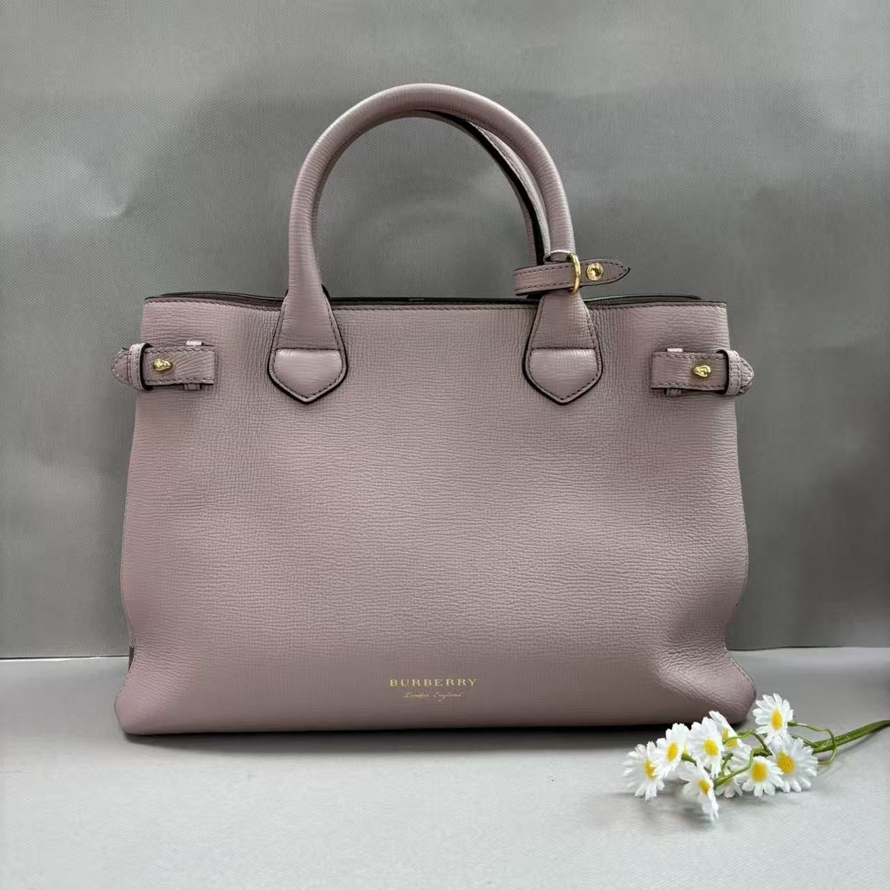 Burberry Bannner Pale Orchid Derby Leather House Check Medium Tote Bag AUTH