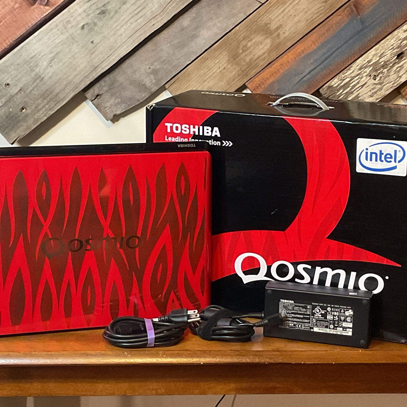 RARE Toshiba Qosmio X305-Q701 17\