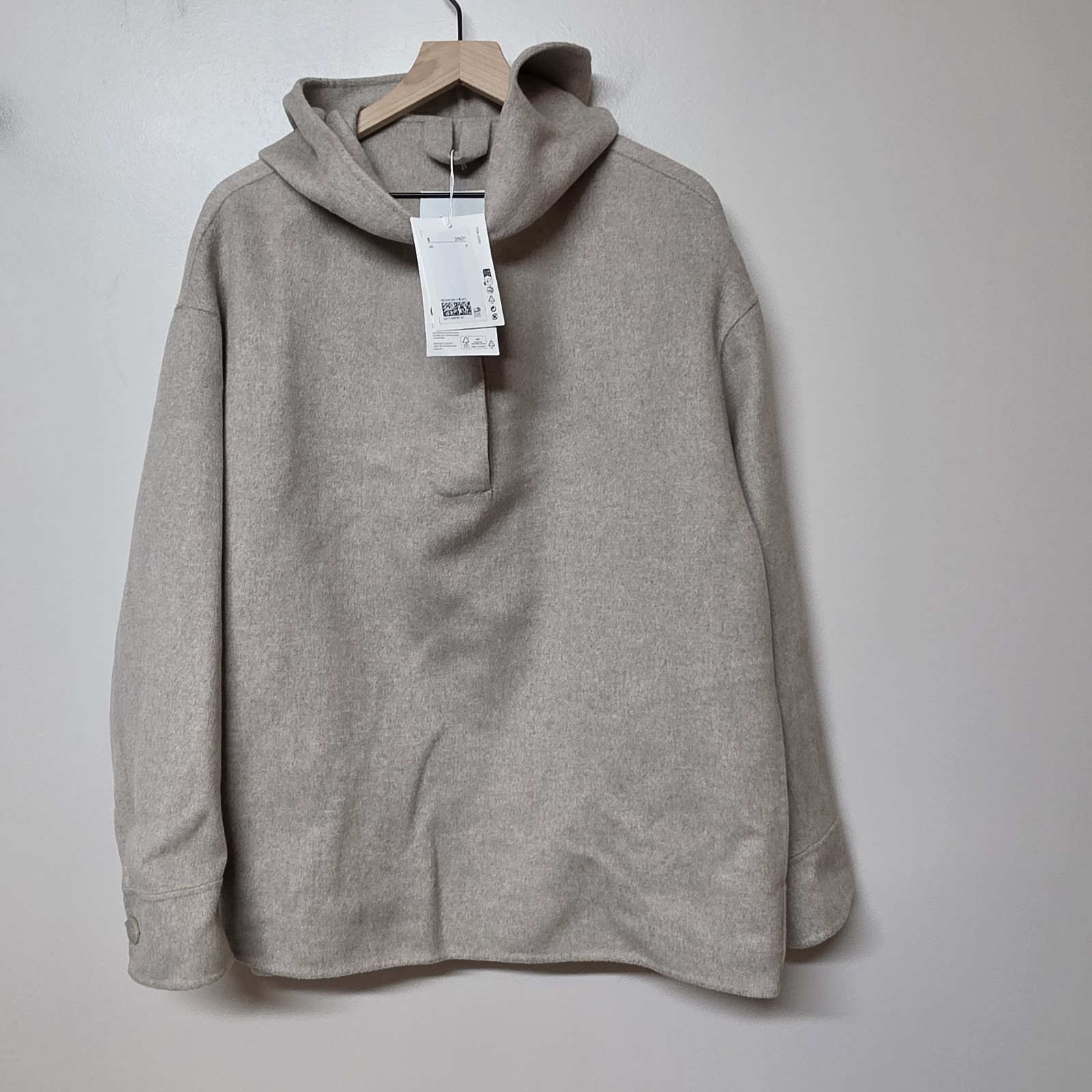 Cos Oversized Double Faced Knit Wool Blend Half Placket Hoodie In Beige Sz S NWT Cos Oversized Double Faced Knit Wool Blend Half Placket Hoodie In Beige Sz S NWT