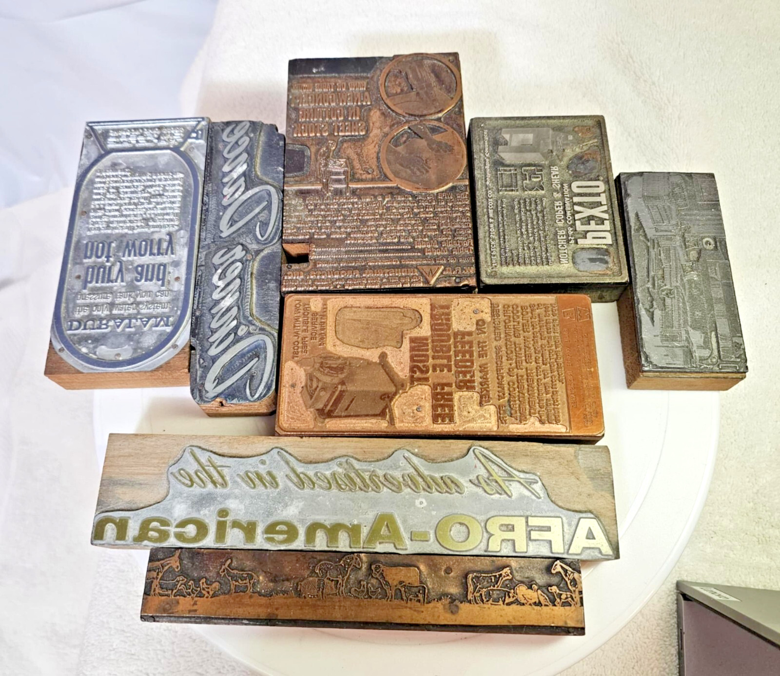 8pc- vtg Block Printing Press Stamp Wood Metal animals pexto dinner dance etc.. 8pc- vtg Block Printing Press Stamp Wood Metal animals pexto dinner dance etc..