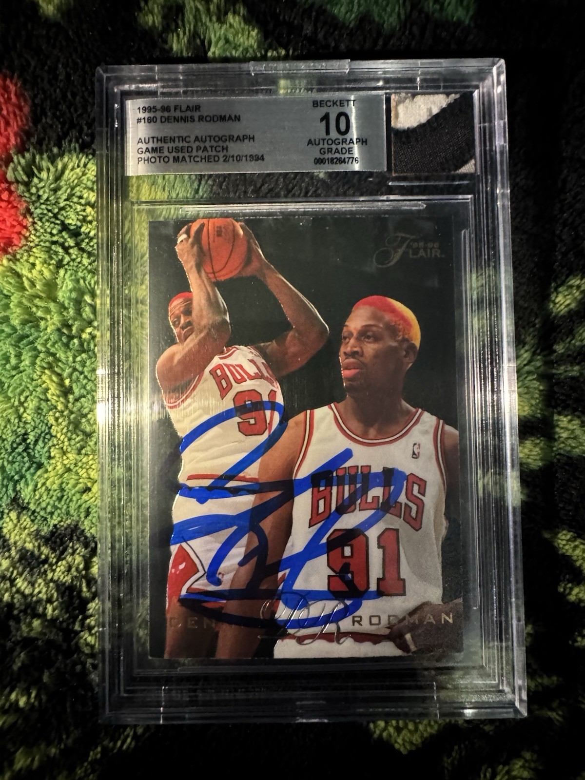 1995-96 Flair Dennis Rodman Bulls Hard Signed Auto with 2 color Patch BGS 10