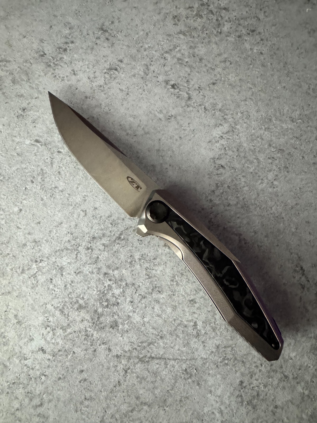 Zero Tolerance ZT 0470 Sinkevich – CPM 20CV – Titanium / Carbon Fiber – NEW