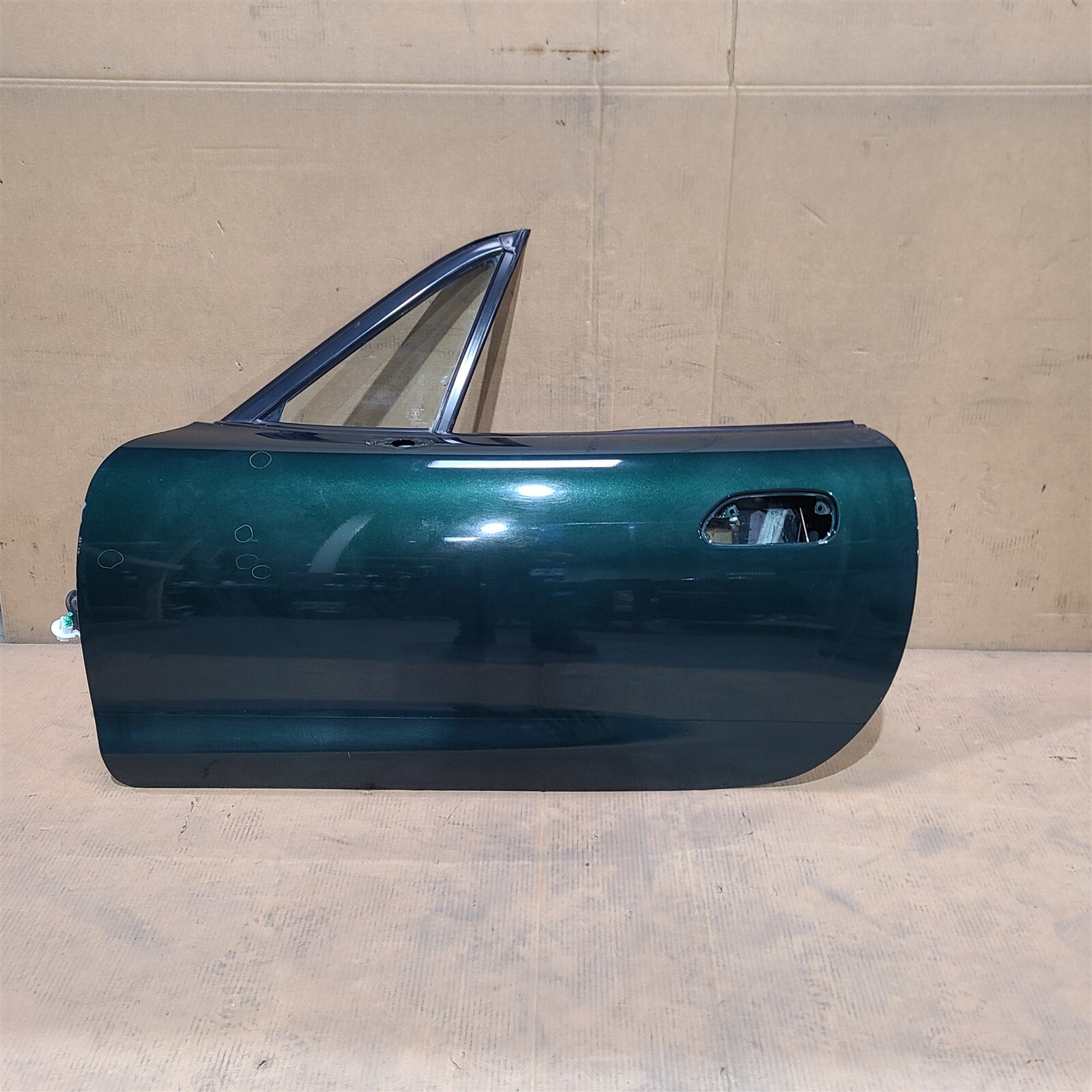 99-00 Mazda Miata Driver Door With Glass Window Regulator Aa7439 99-00 Mazda Miata Driver Door With Glass Window Regulator Aa7439