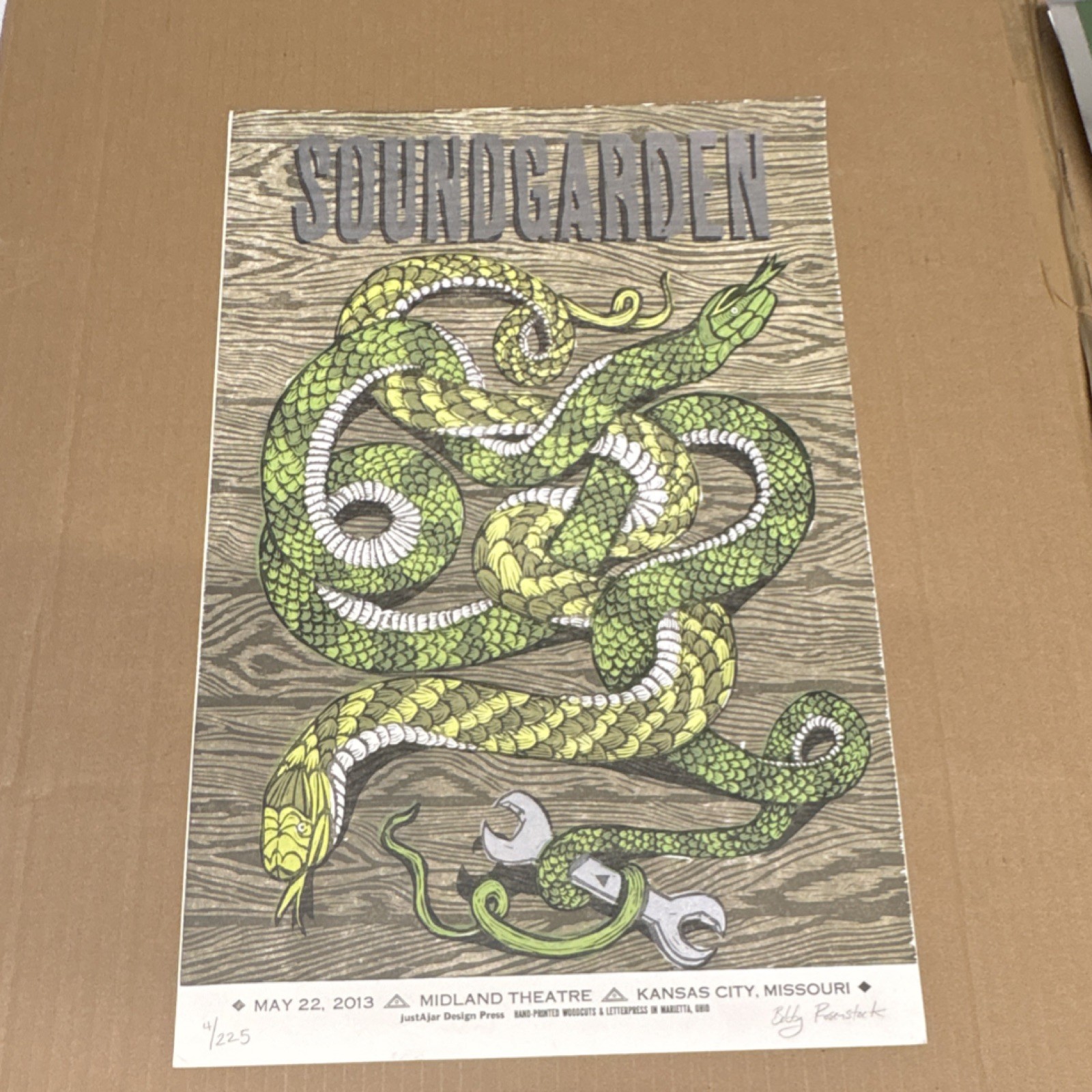 Soundgarden Concert Poster Midland Theatre Kansas City May 22, 2013 4/225 Soundgarden Concert Poster Midland Theatre Kansas City May 22, 2013 4/225