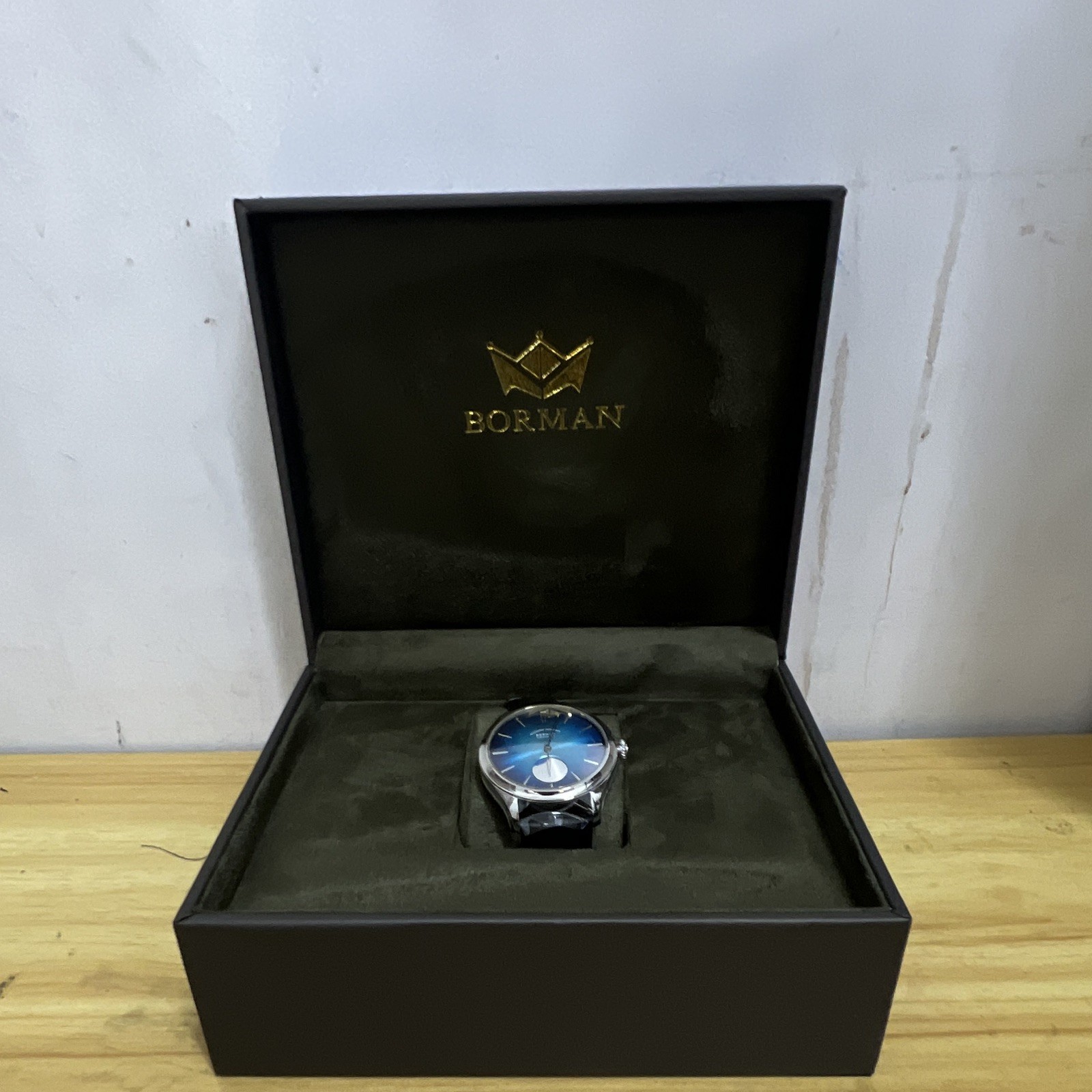 BORMAN Men’s Wrist Watch Blue Dial Silver Tone Black Band w/ Original Box BORMAN Men’s Wrist Watch Blue Dial Silver Tone Black Band w/ Original Box