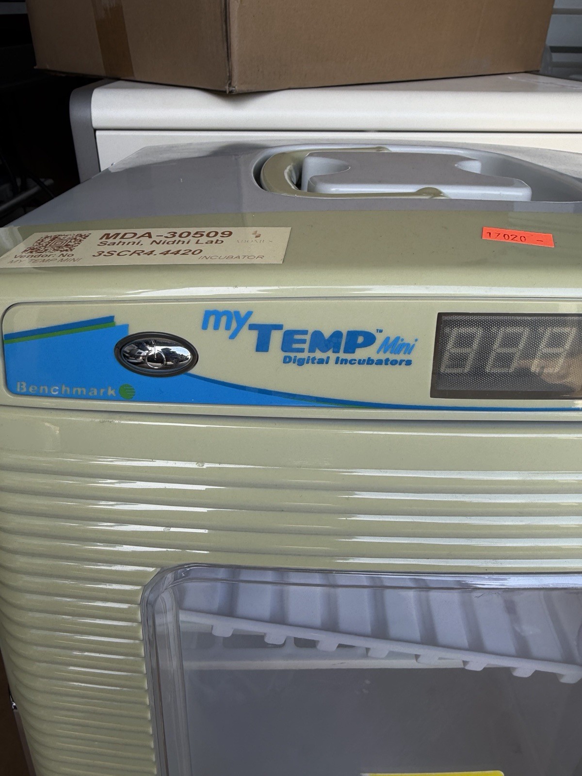 BENCHMARK MY TEMP MINI DIGITAL INCUBATOR H2200-H BENCHMARK MY TEMP MINI DIGITAL INCUBATOR H2200-H