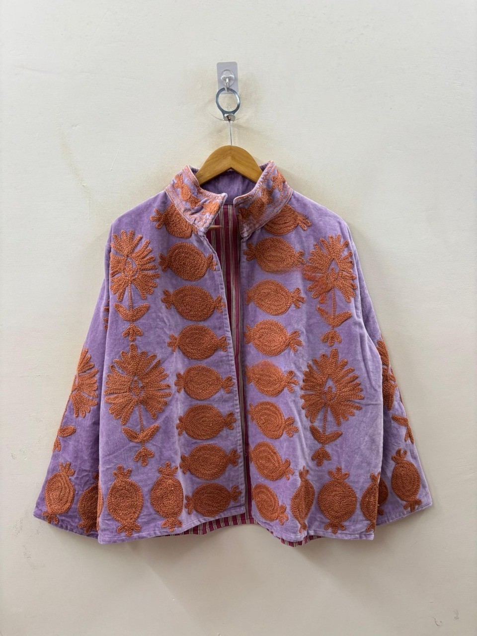 Women’s Purple Velvet Jacket Heavy Embroidery Floral Bohemian Ethnic Coat Women’s Purple Velvet Jacket Heavy Embroidery Floral Bohemian Ethnic Coat