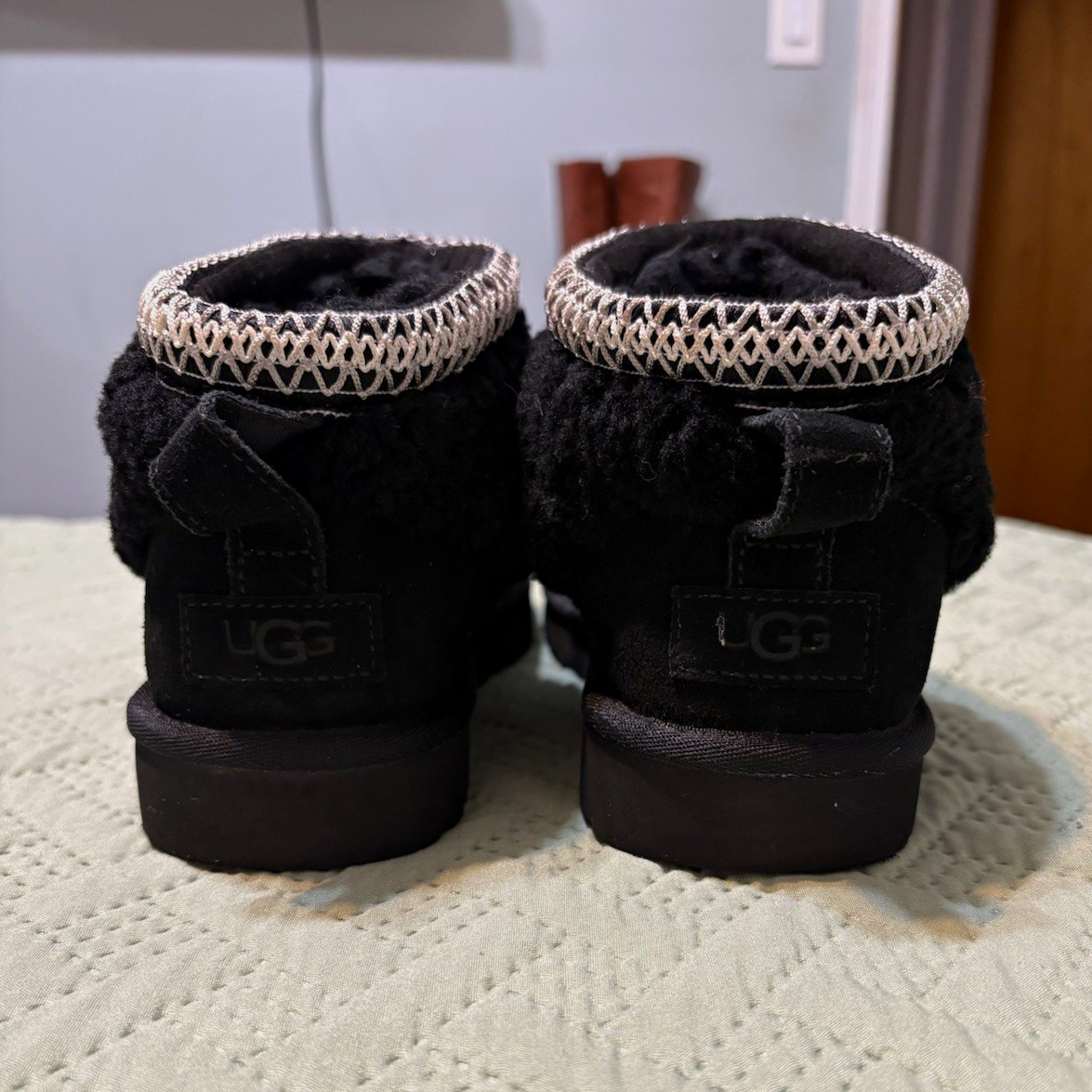 UGG Classic Ultra Mini Maxi Curly UGG Classic Ultra Mini Maxi Curly
