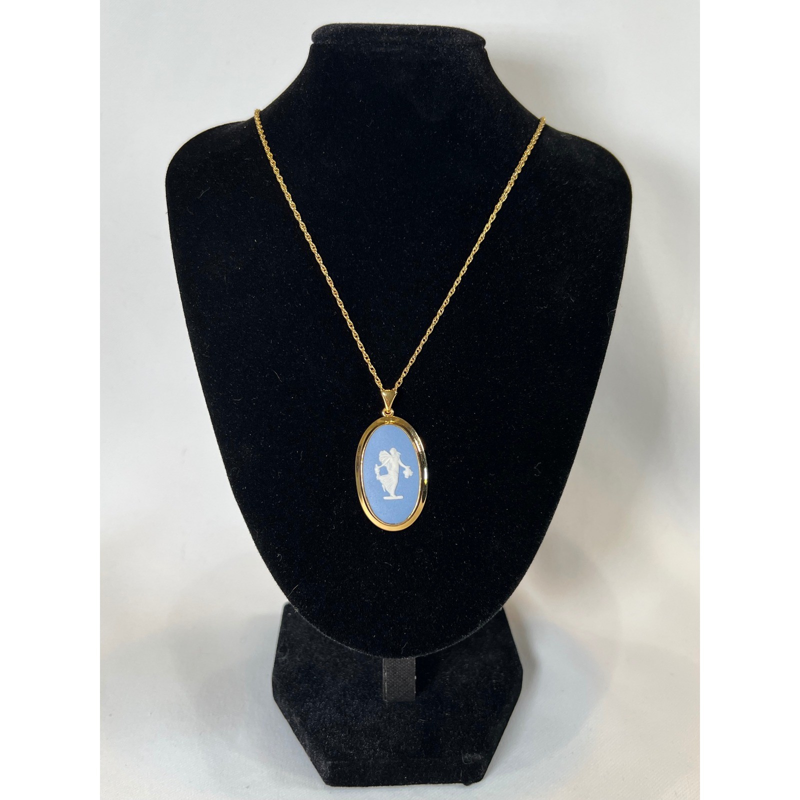 Wedgwood Jasperware Blue Cameo Pendant Necklace Gold Tone Made in England Wedgwood Jasperware Blue Cameo Pendant Necklace Gold Tone Made in England