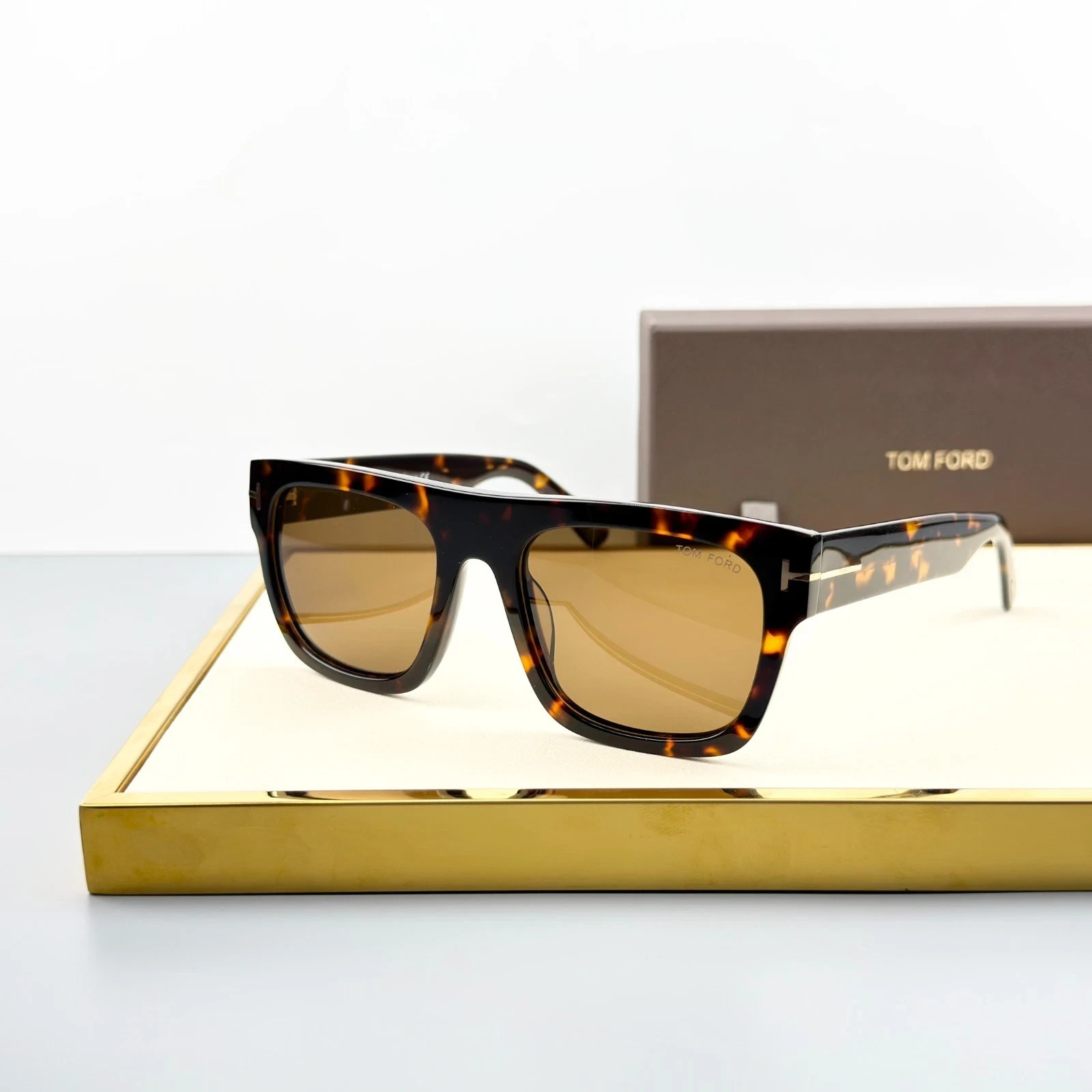 Tom Ford TF711 Havana Brown Lens Sunglasses New Authentic w/ Case Tom Ford TF711 Havana Brown Lens Sunglasses New Authentic w/ Case