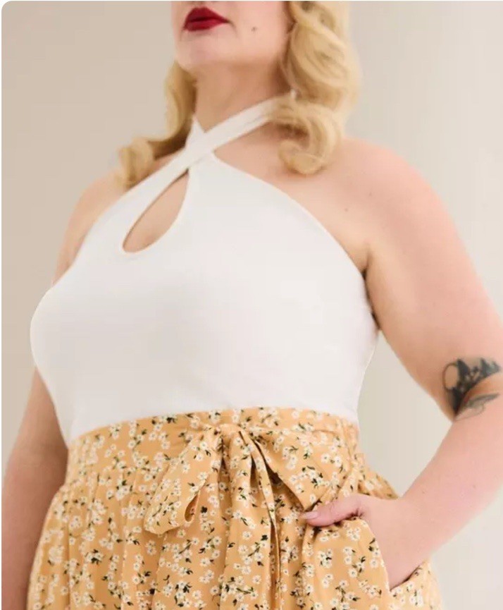 Size 3X Torrid Retro Chic Foxy Twist Neck Halter Top