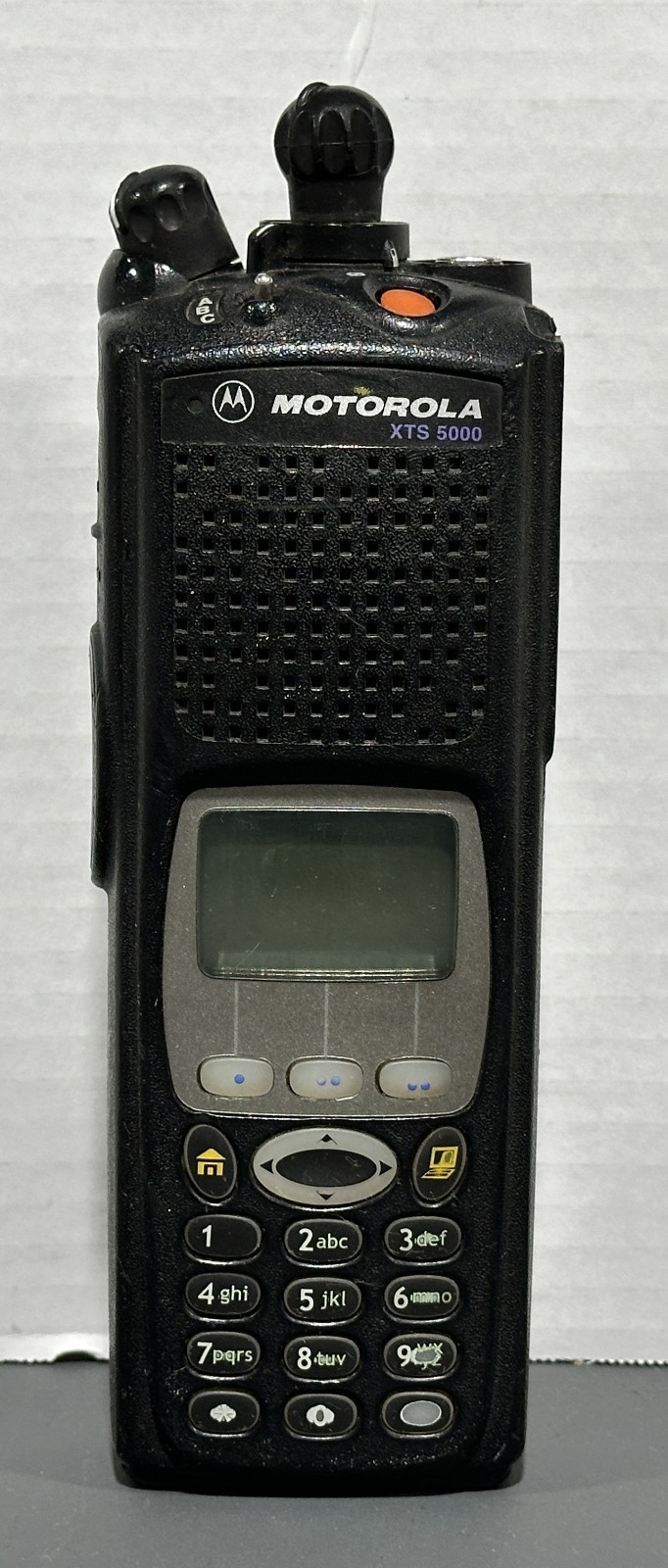 Motorola XTS 5000 H18UCH9PW7AN Model III 700/800 MHz Two-Way Radio Power Tested