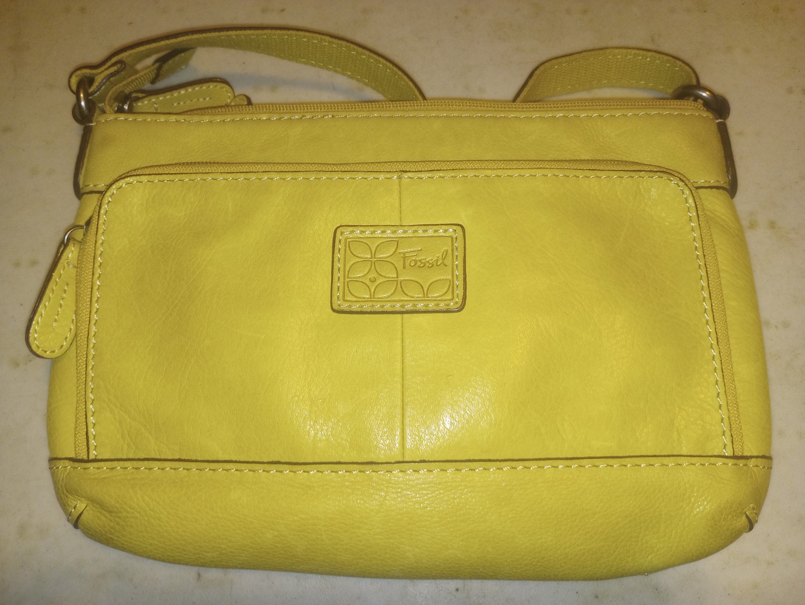 Vintage Fossil Yellow Leather Crossbody Bag Medium Vintage Fossil Yellow Leather Crossbody Bag Medium
