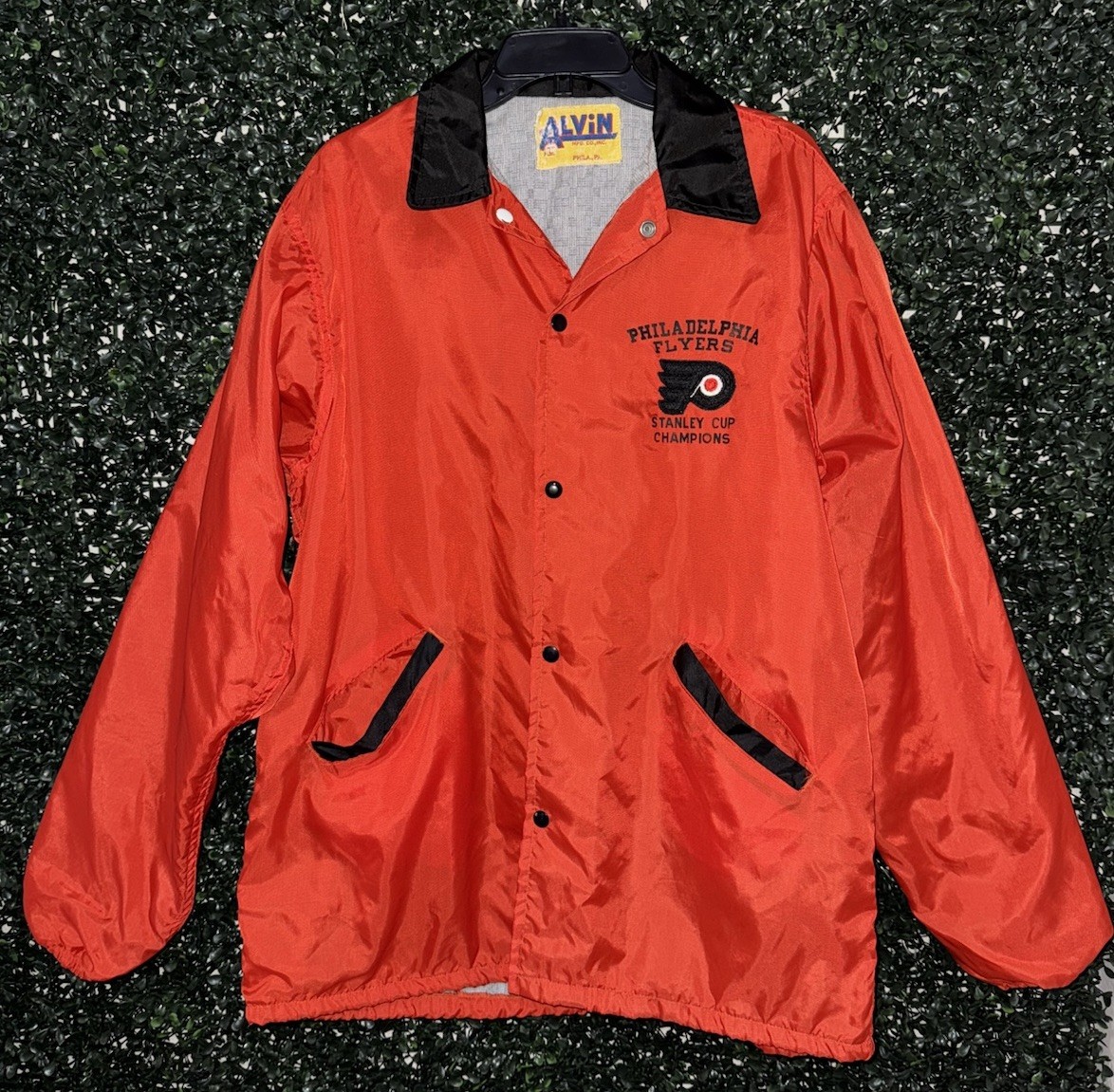 Rare VNTG Philadelphia Flyers Stanley Cup 1970’s Coaches Jacket Large 25x27 Rare VNTG Philadelphia Flyers Stanley Cup 1970’s Coaches Jacket Large 25x27