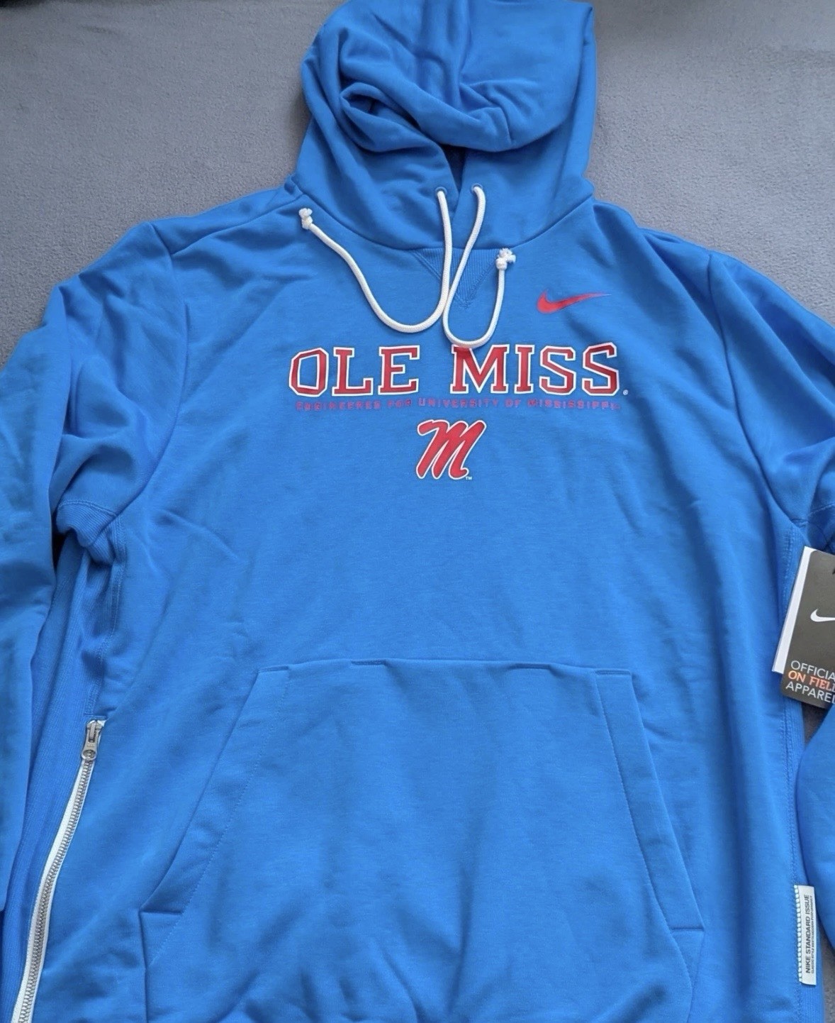 Nike Ole Miss Rebels Powder Blue Sideline Standard Issue Dri-FIT Hoodie size XL Nike Ole Miss Rebels Powder Blue Sideline Standard Issue Dri-FIT Hoodie size XL