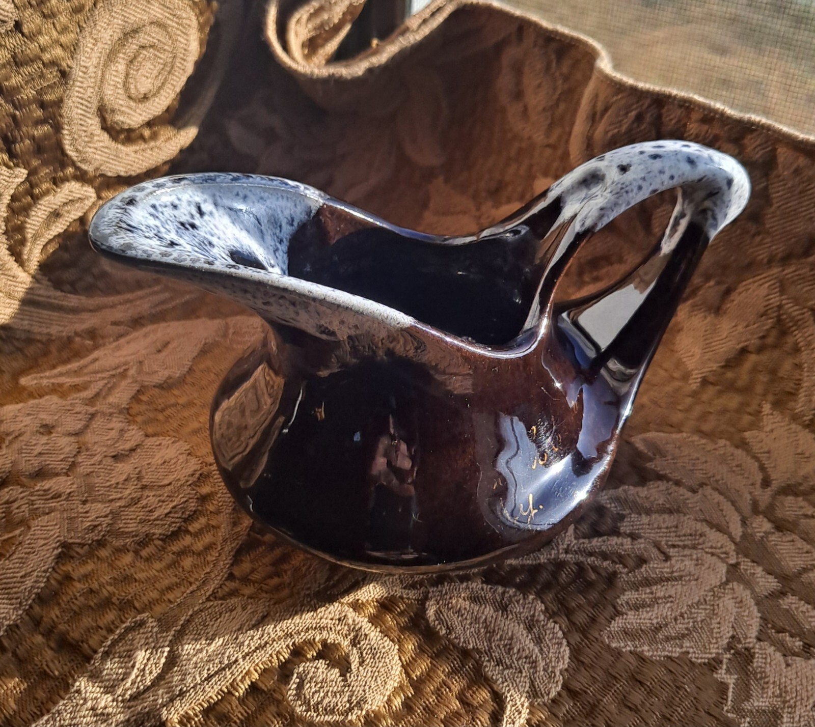 VINTAGE EVANGELINE WINNEPEG CANUCK CANADA WHITE DRIP GLAZED POTTERY CREAMER JUG VINTAGE EVANGELINE WINNEPEG CANUCK CANADA WHITE DRIP GLAZED POTTERY CREAMER JUG