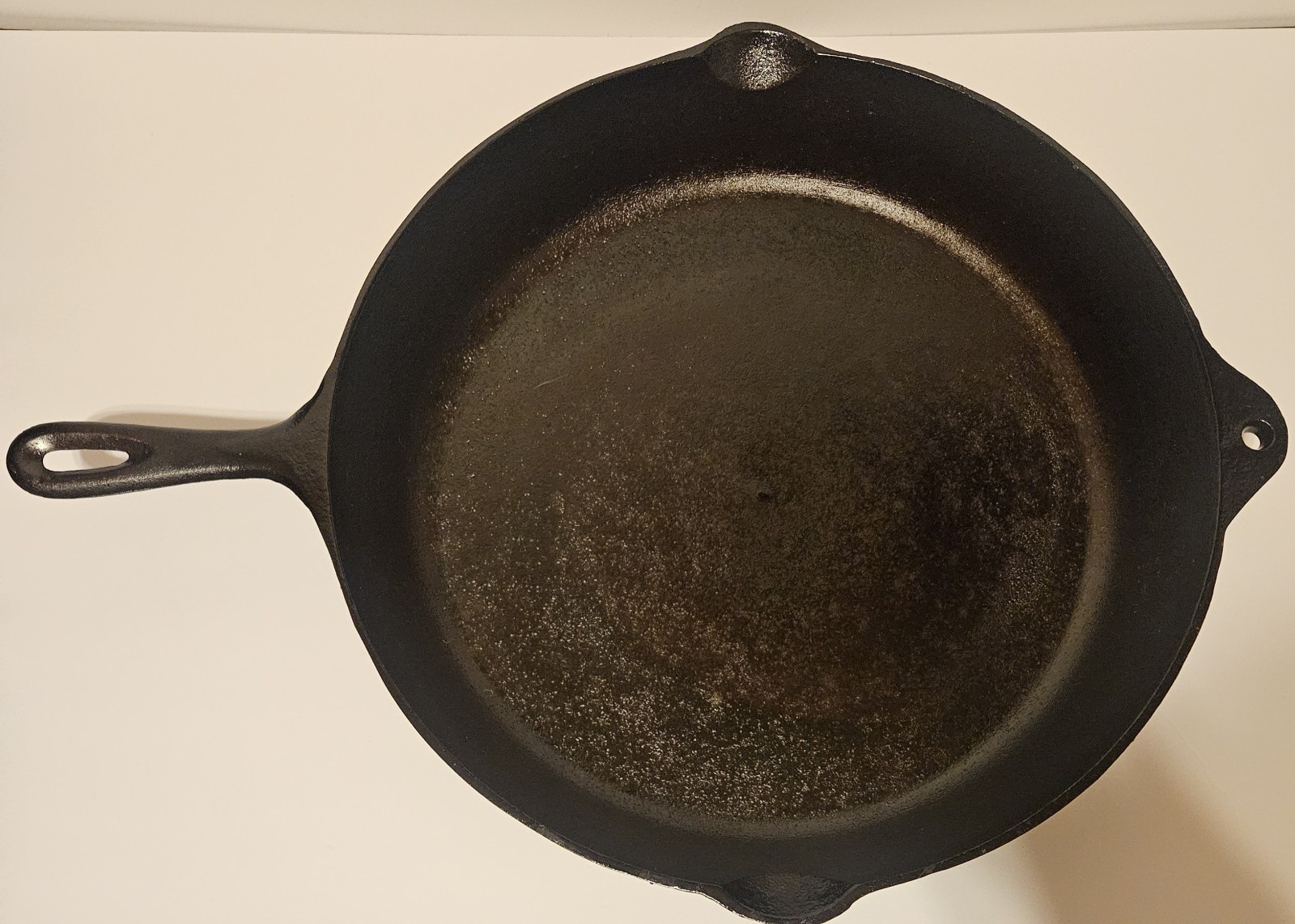 Vintage Cast Iron Skillet No. 14 15” Unmarked BSR Vintage Cast Iron Skillet No. 14 15” Unmarked BSR