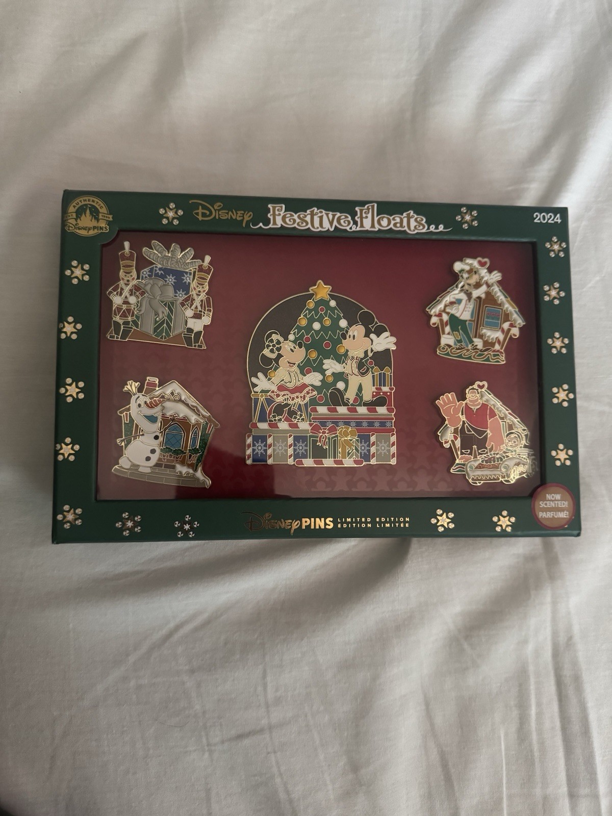 Disney Parks 2024 Christmas Festive Floats Scented Mickey Minnie LE Pin Box Set Disney Parks 2024 Christmas Festive Floats Scented Mickey Minnie LE Pin Box Set