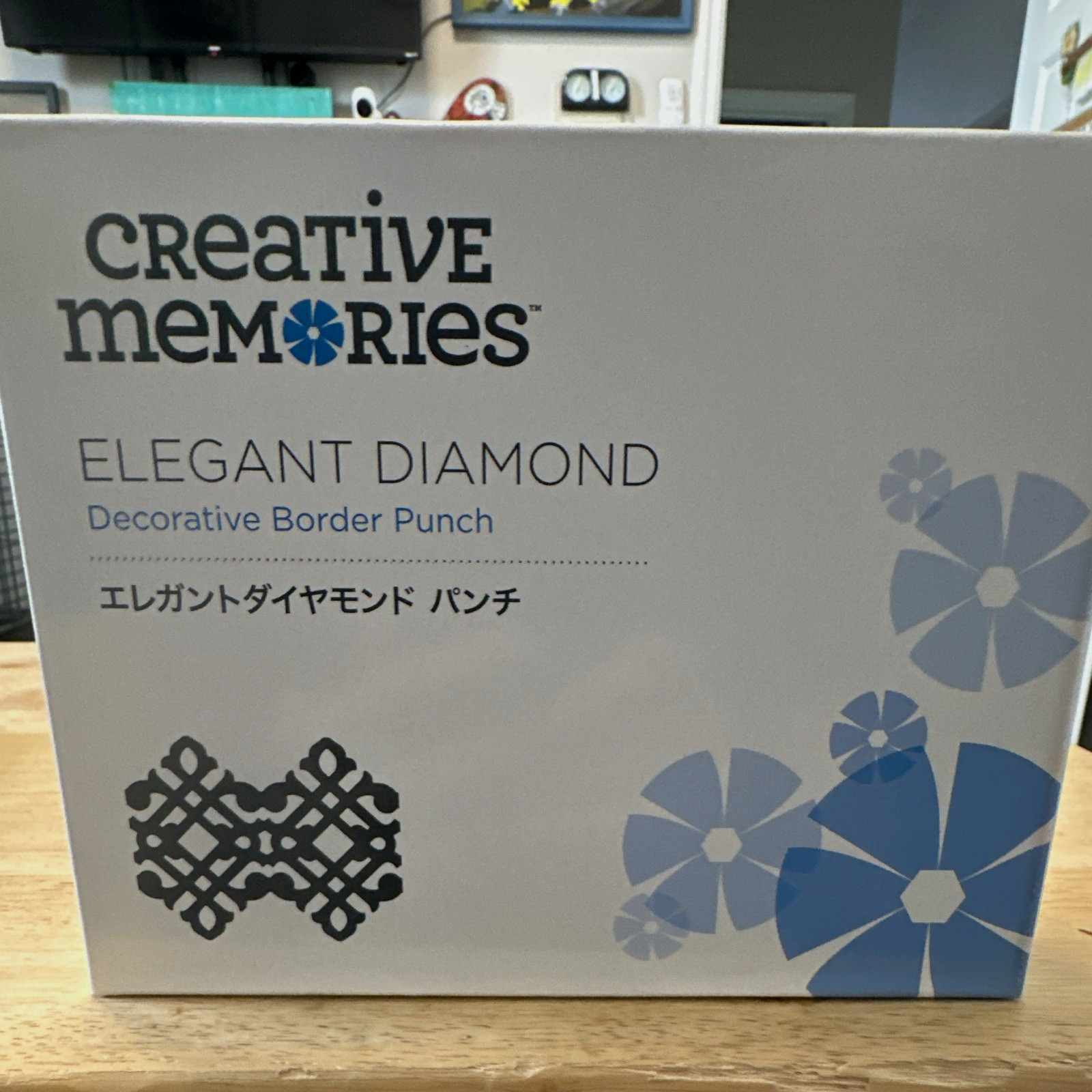 Creative Memories Elegant Diamond Border Punch 3\