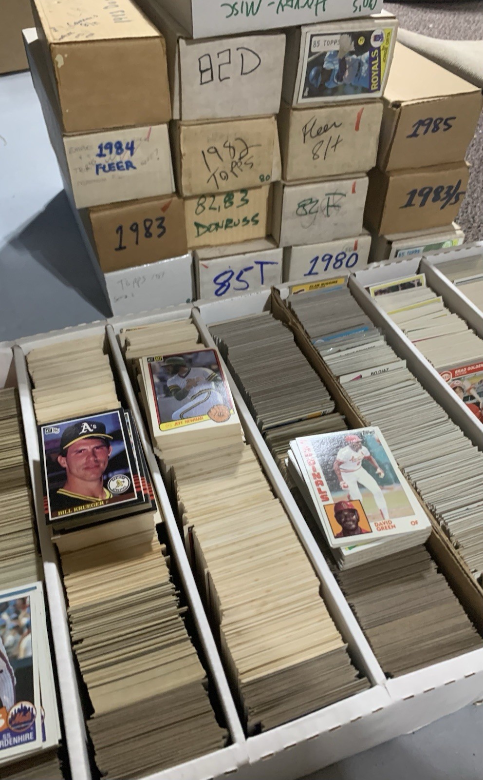Huge Lot Of (3000) Vintage 1981-1985 Topps Fleer Donruss Cards  Mixed Grade