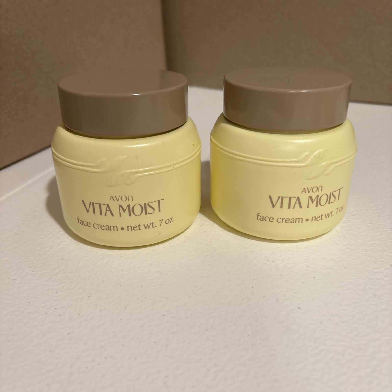 Avon VTG 1989 Vita Moist Face Cream 7 Oz New Old Stock Discontinued Set Of 2 Avon VTG 1989 Vita Moist Face Cream 7 Oz New Old Stock Discontinued Set Of 2