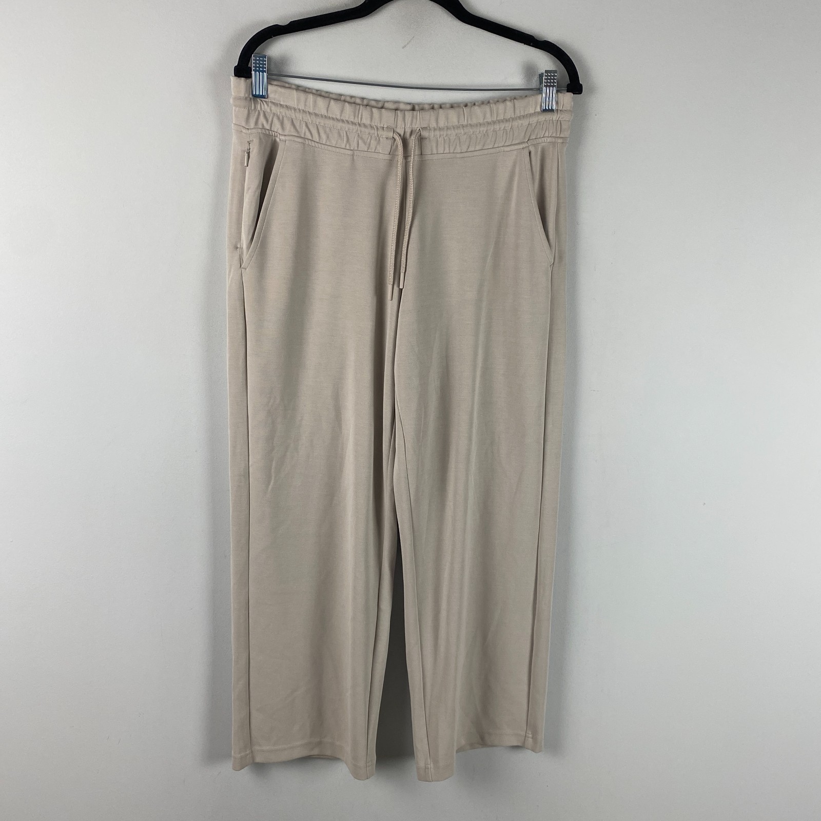 Athleta Seasoft Mid Rise Crop Pant Size M Pull On Tencel Coastal Athleisure
