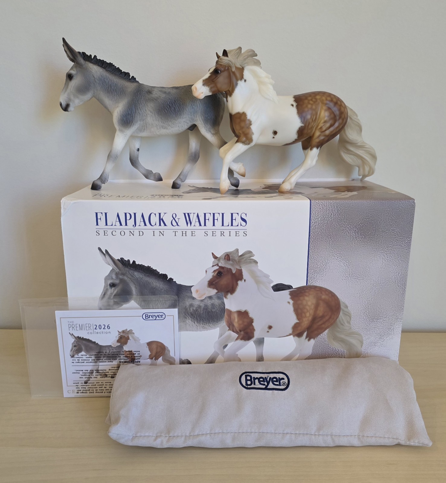Breyer Traditional Model Horse Donkey Set FLAPJACK & WAFFLES #B-CS-10656 Premier Breyer Traditional Model Horse Donkey Set FLAPJACK & WAFFLES #B-CS-10656 Premier